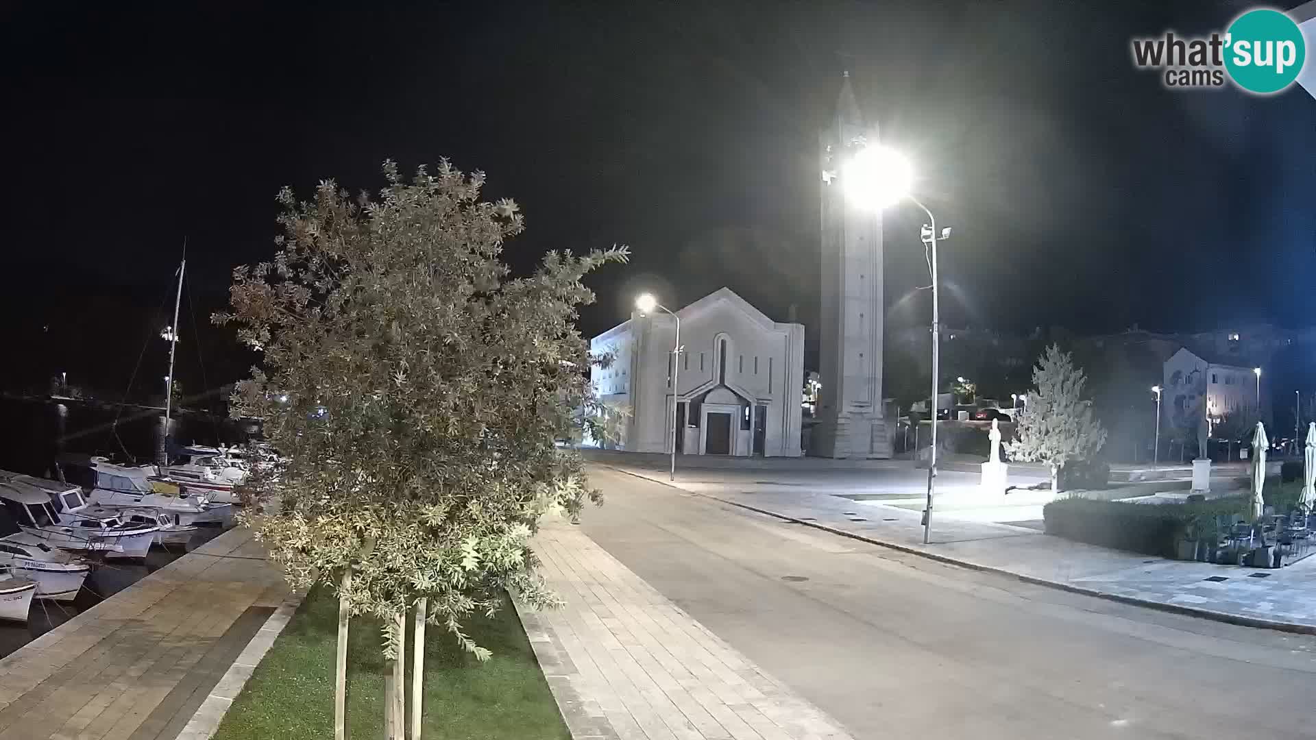 Ploče Webcam | Captivating Views of Riva and the Cathedral