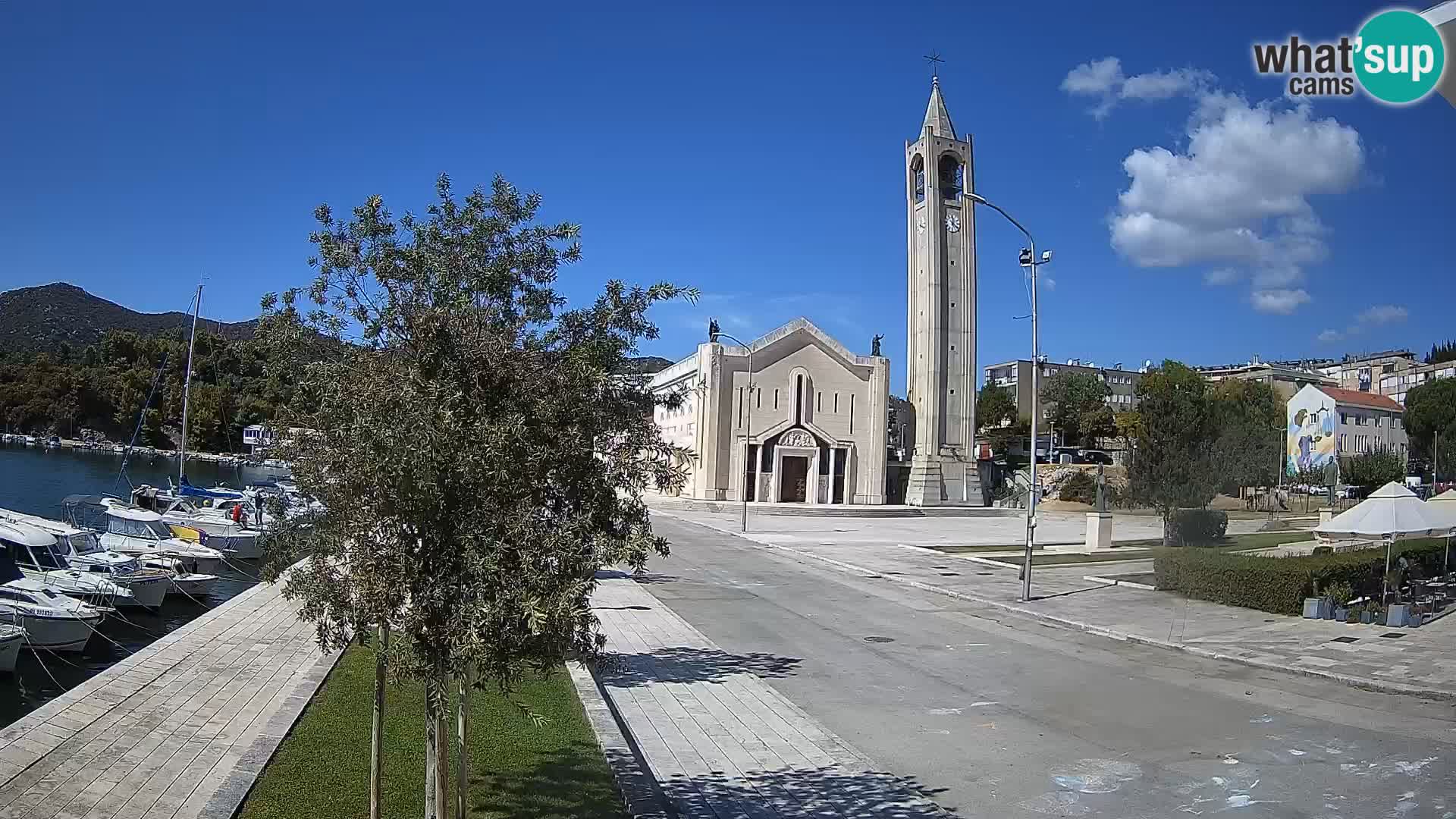 Ploče Webcam | Captivating Views of Riva and the Cathedral