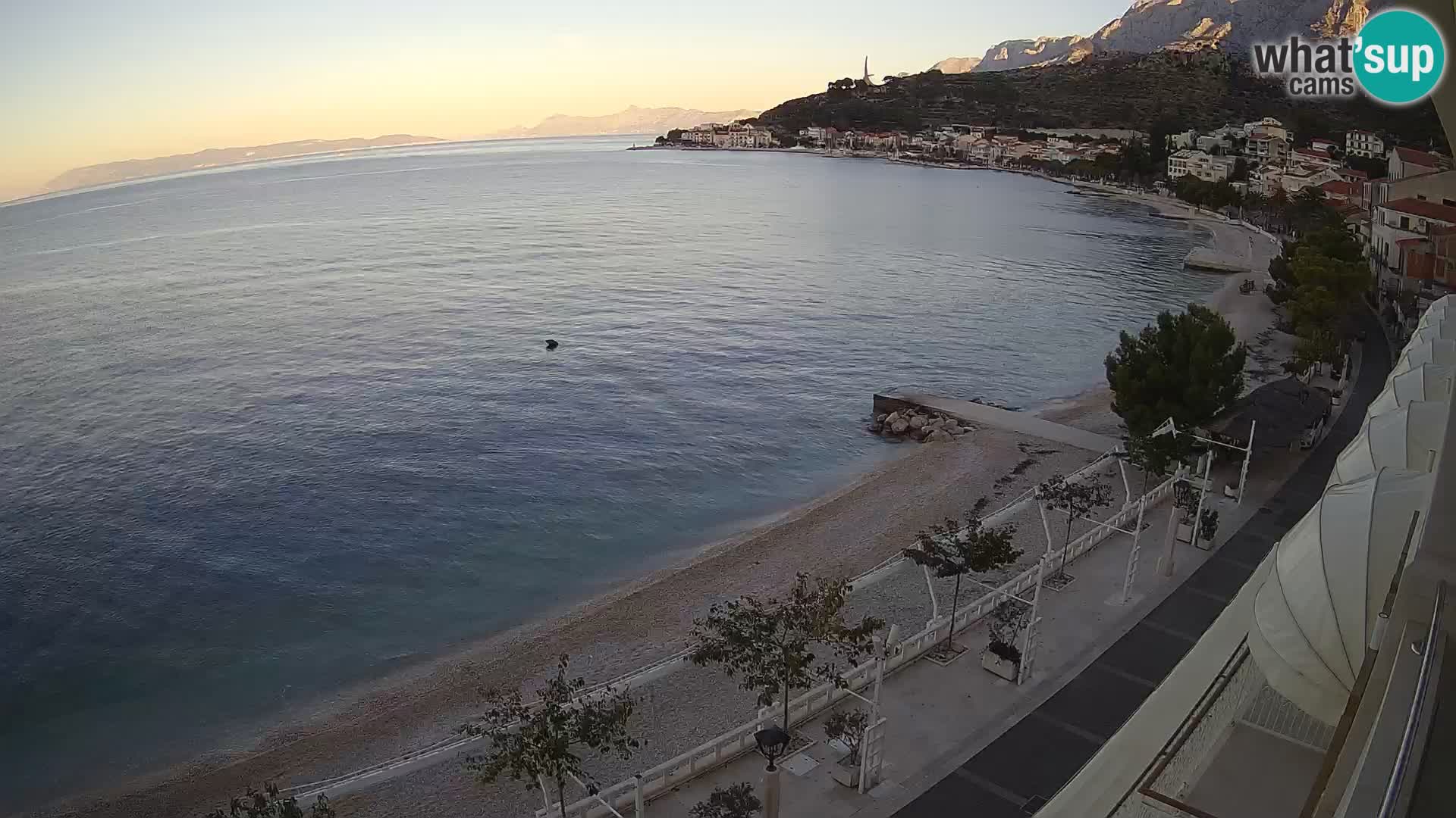 Razgled na plažo v Podgori