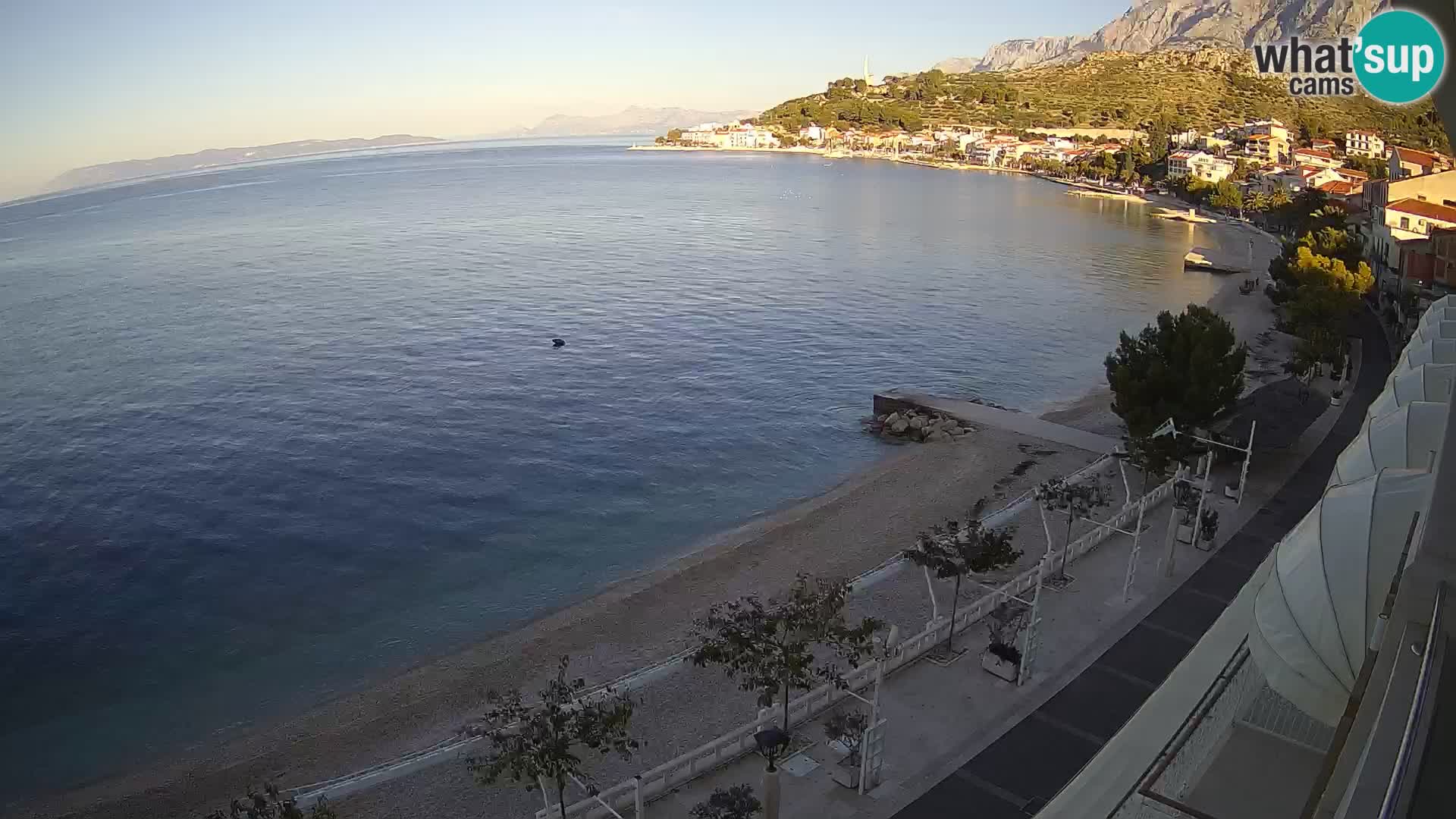 Pogled na plažu Podgori