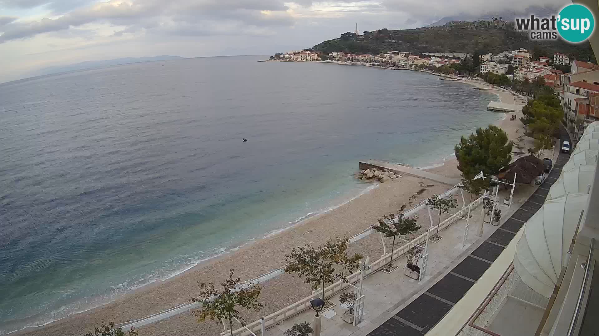 Pogled na plažu Podgori