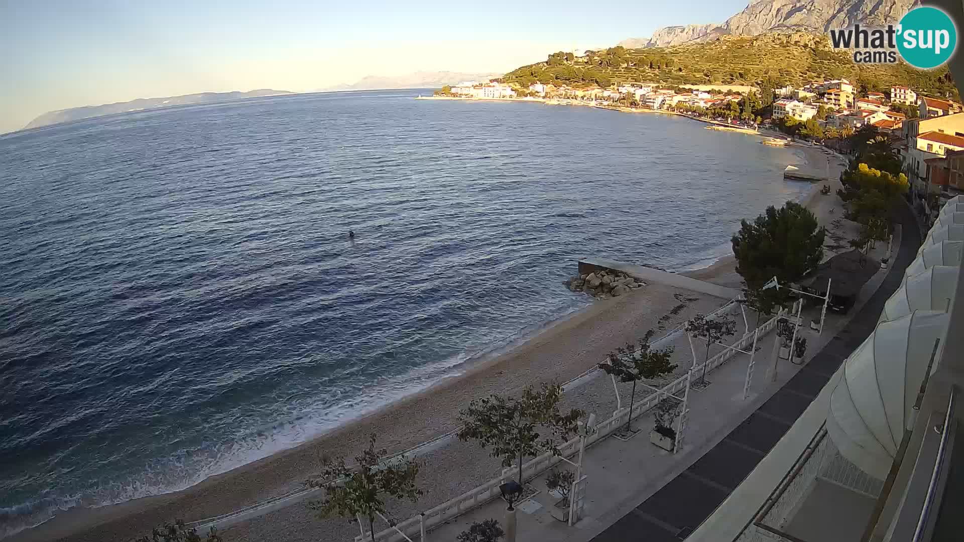 Razgled na plažo v Podgori