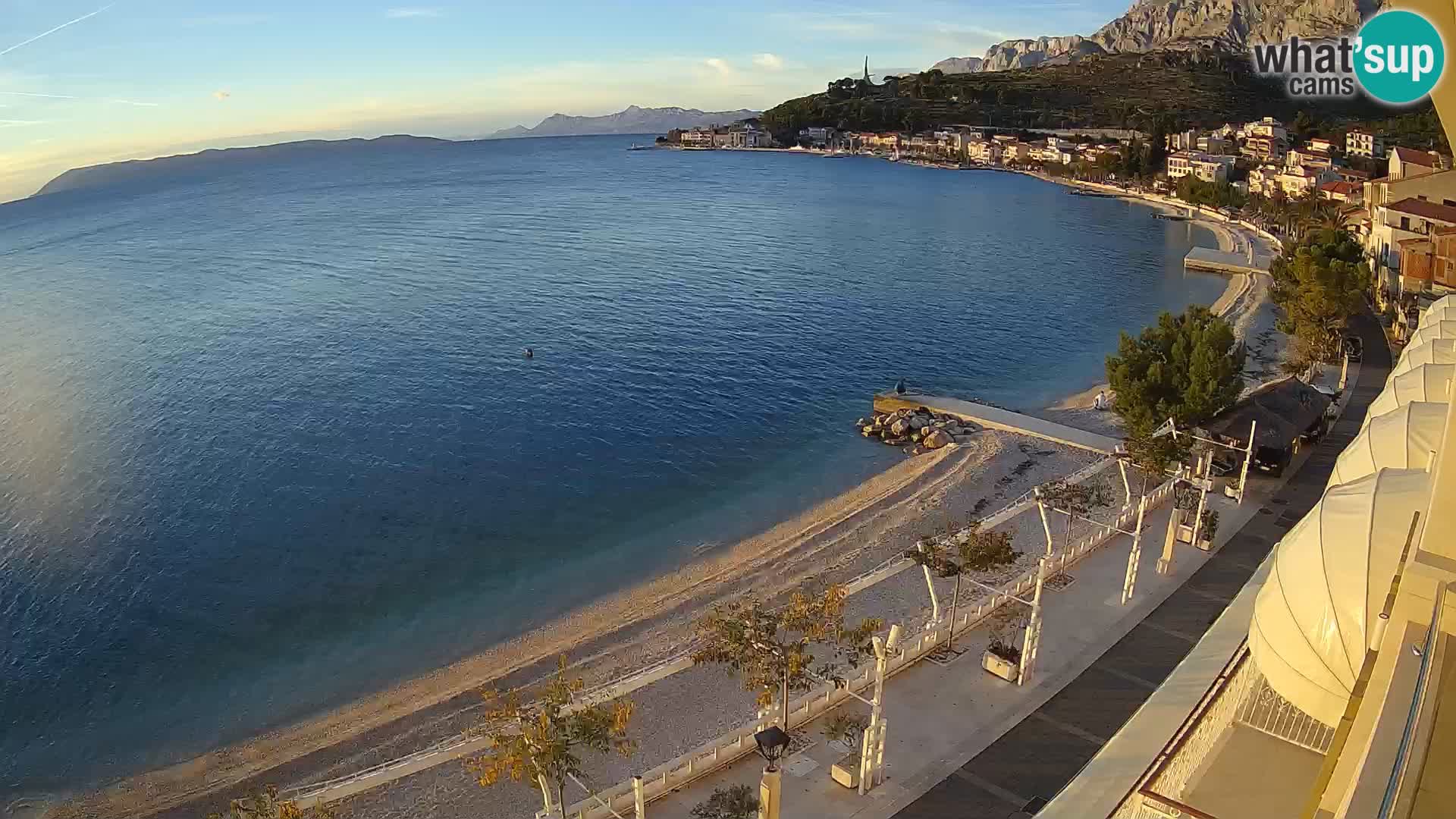 Razgled na plažo v Podgori