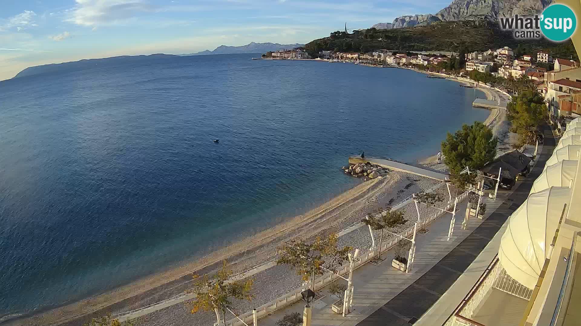 Pogled na plažu Podgori