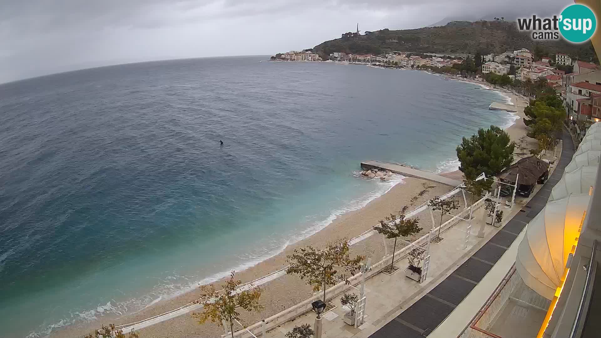 Pogled na plažu Podgori