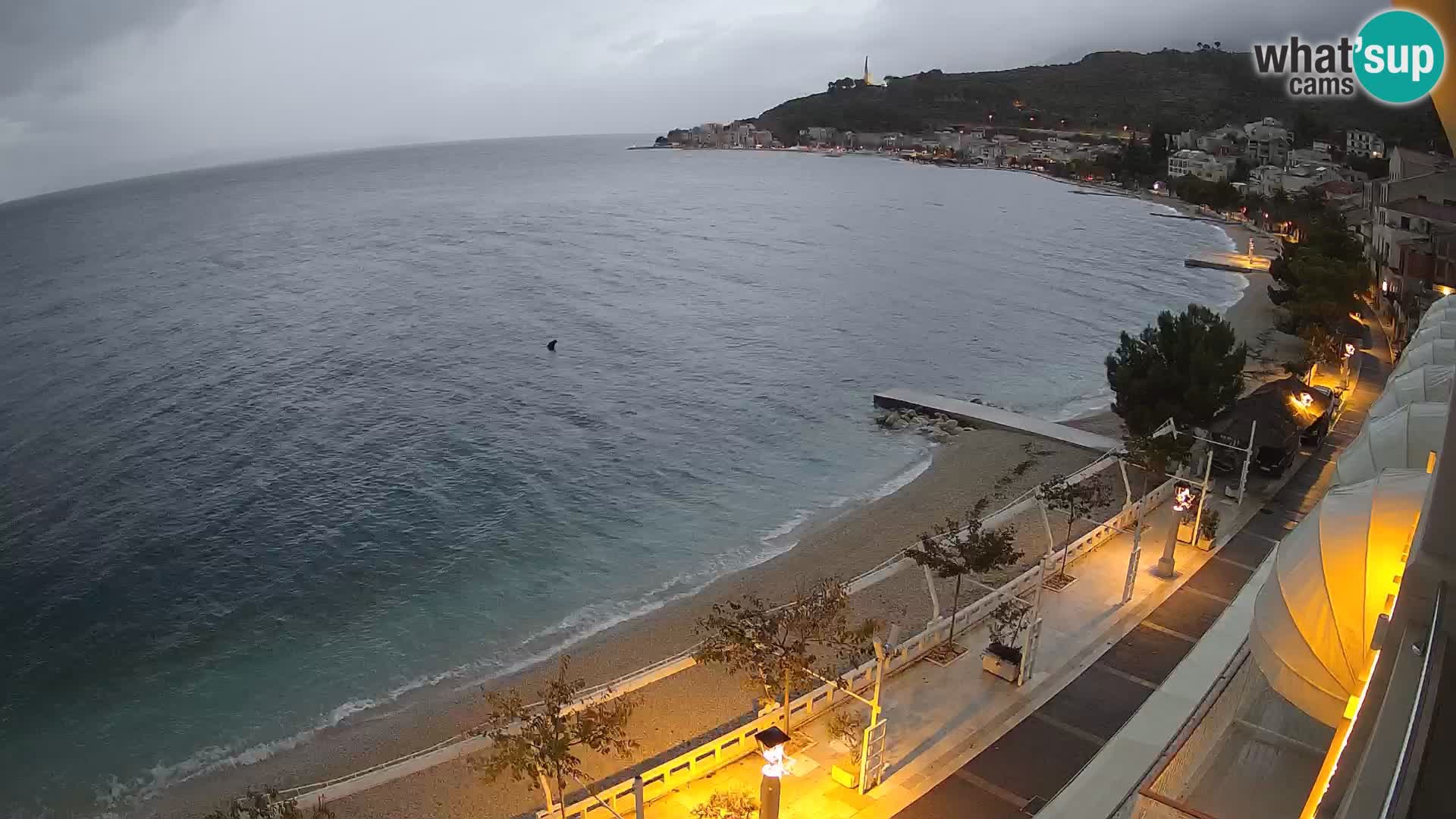 Razgled na plažo v Podgori