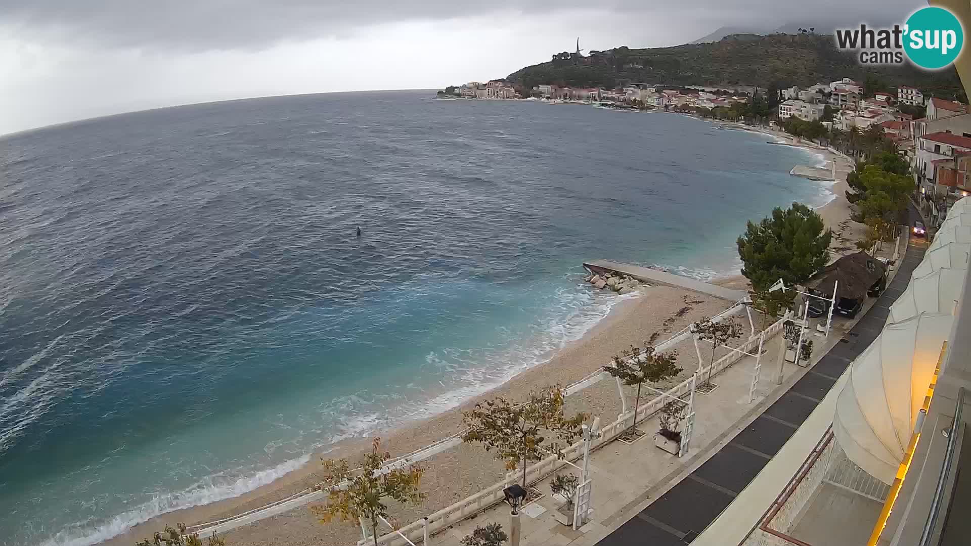 Pogled na plažu Podgori