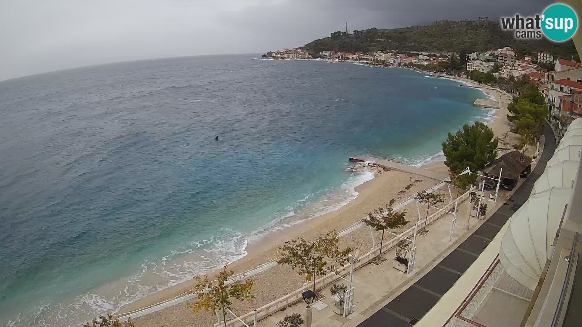 Razgled na plažo v Podgori