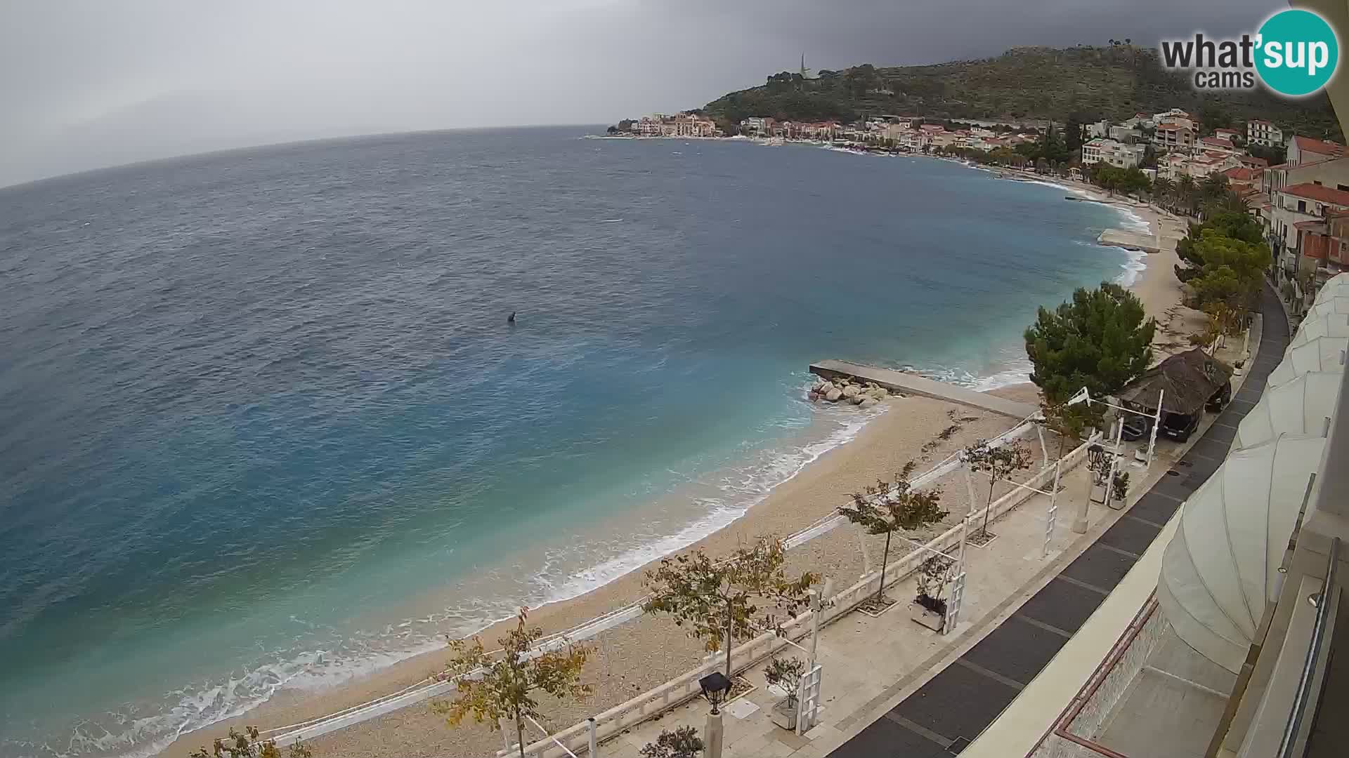 Razgled na plažo v Podgori