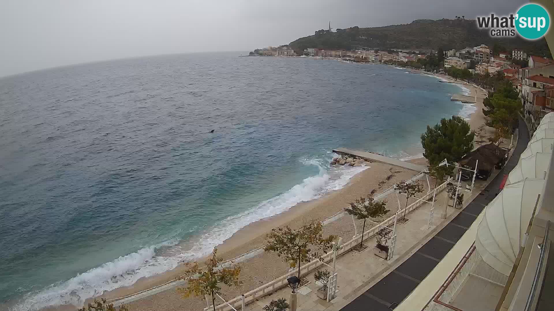 Pogled na plažu Podgori