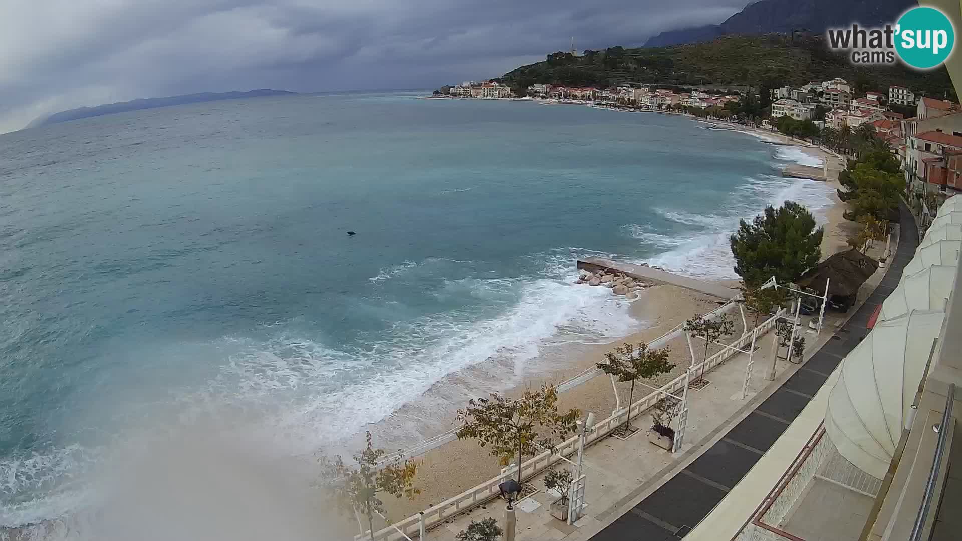 Pogled na plažu Podgori