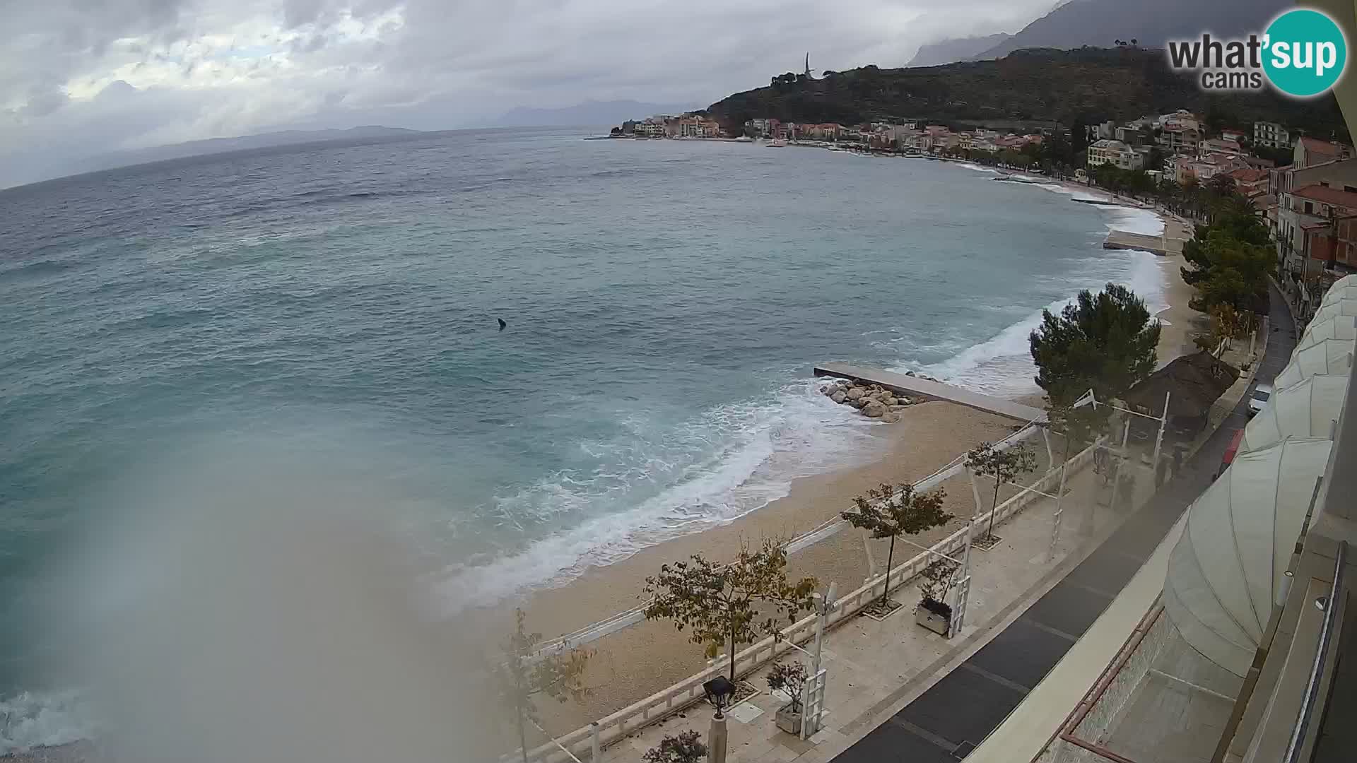 Razgled na plažo v Podgori