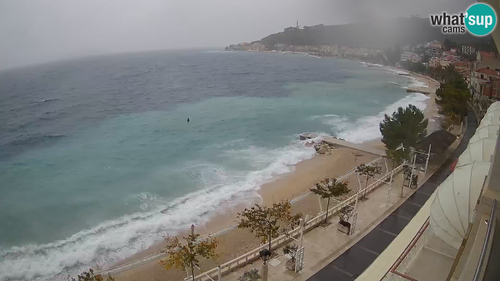 Panorama della spiaggia a Podgora