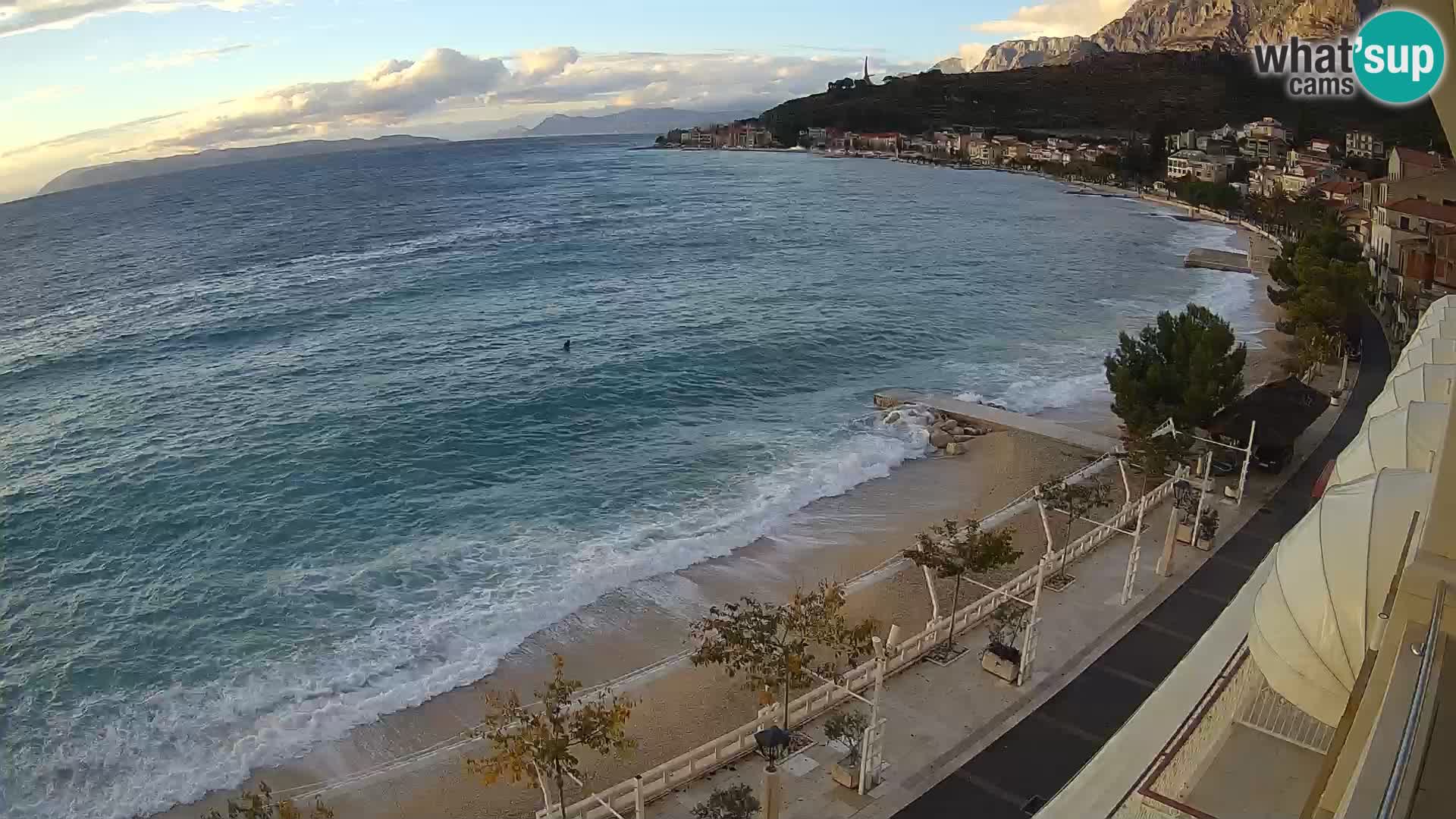 Razgled na plažo v Podgori