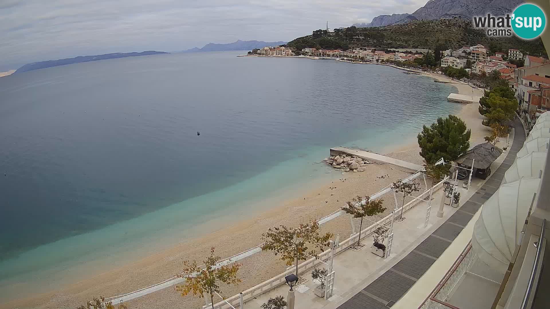 Razgled na plažo v Podgori