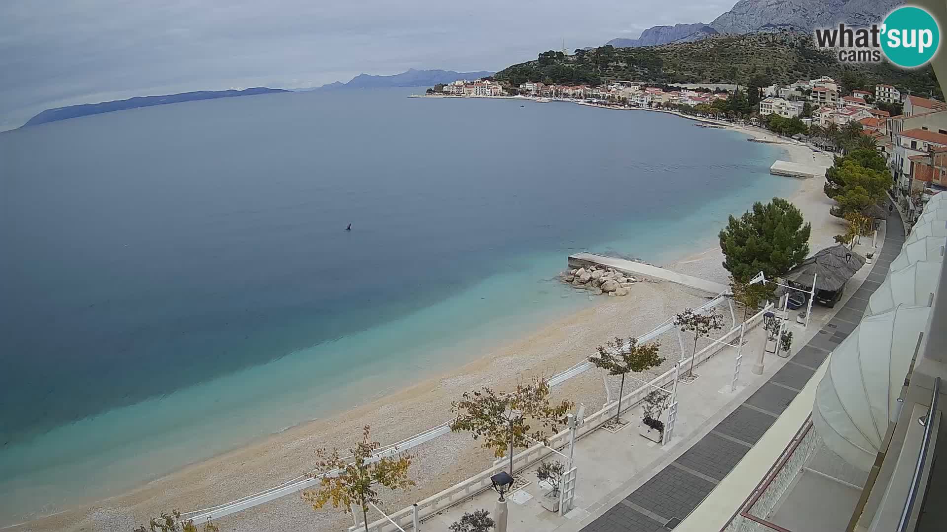 Razgled na plažo v Podgori