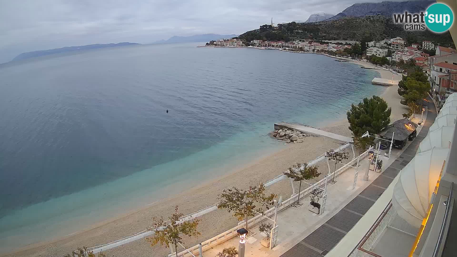 Razgled na plažo v Podgori