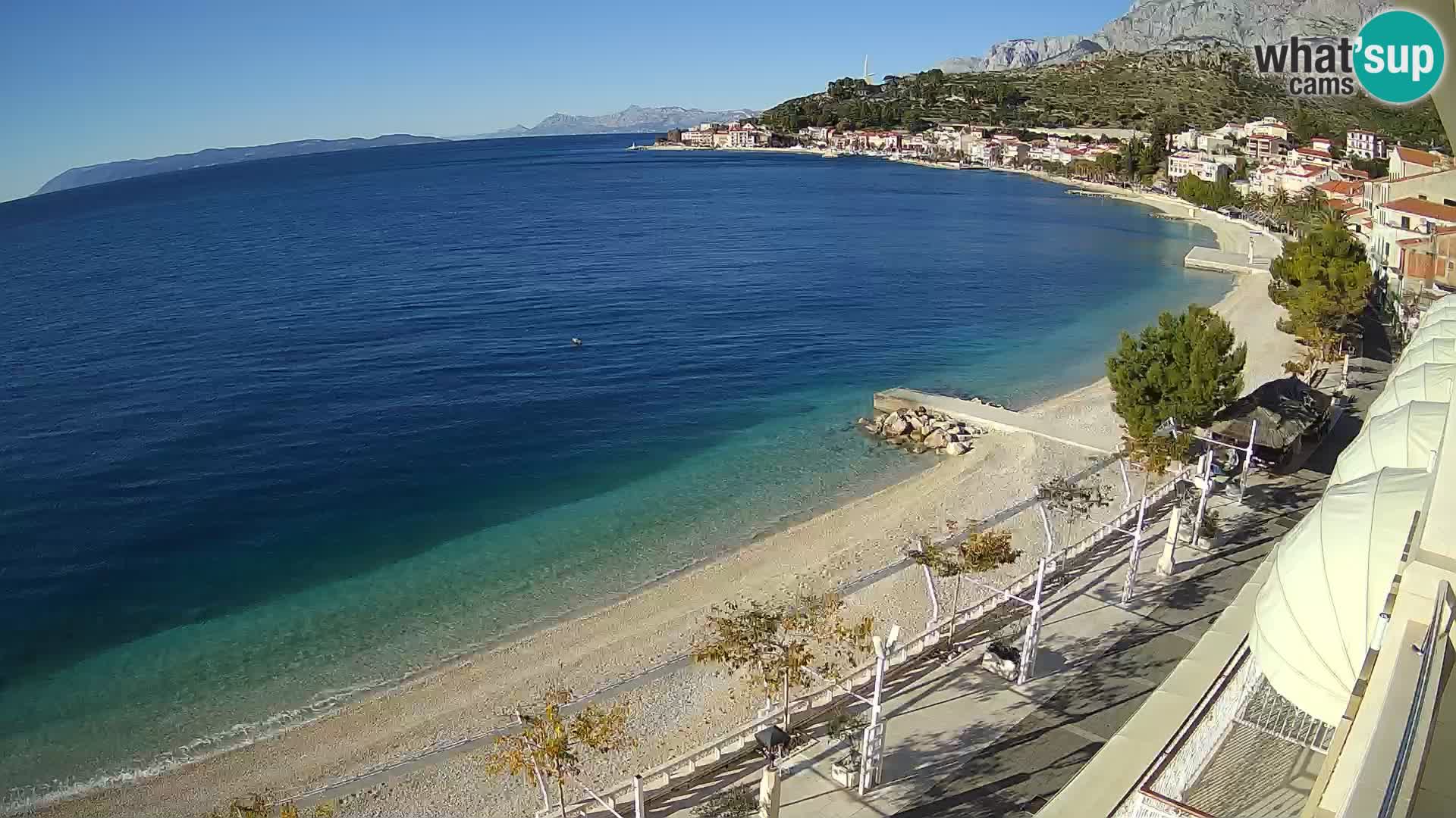 Razgled na plažo v Podgori