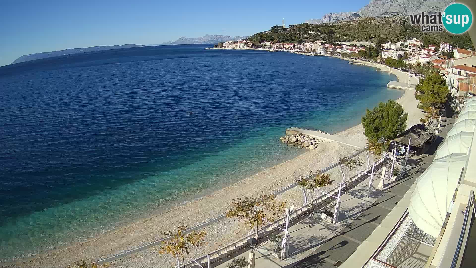 Razgled na plažo v Podgori