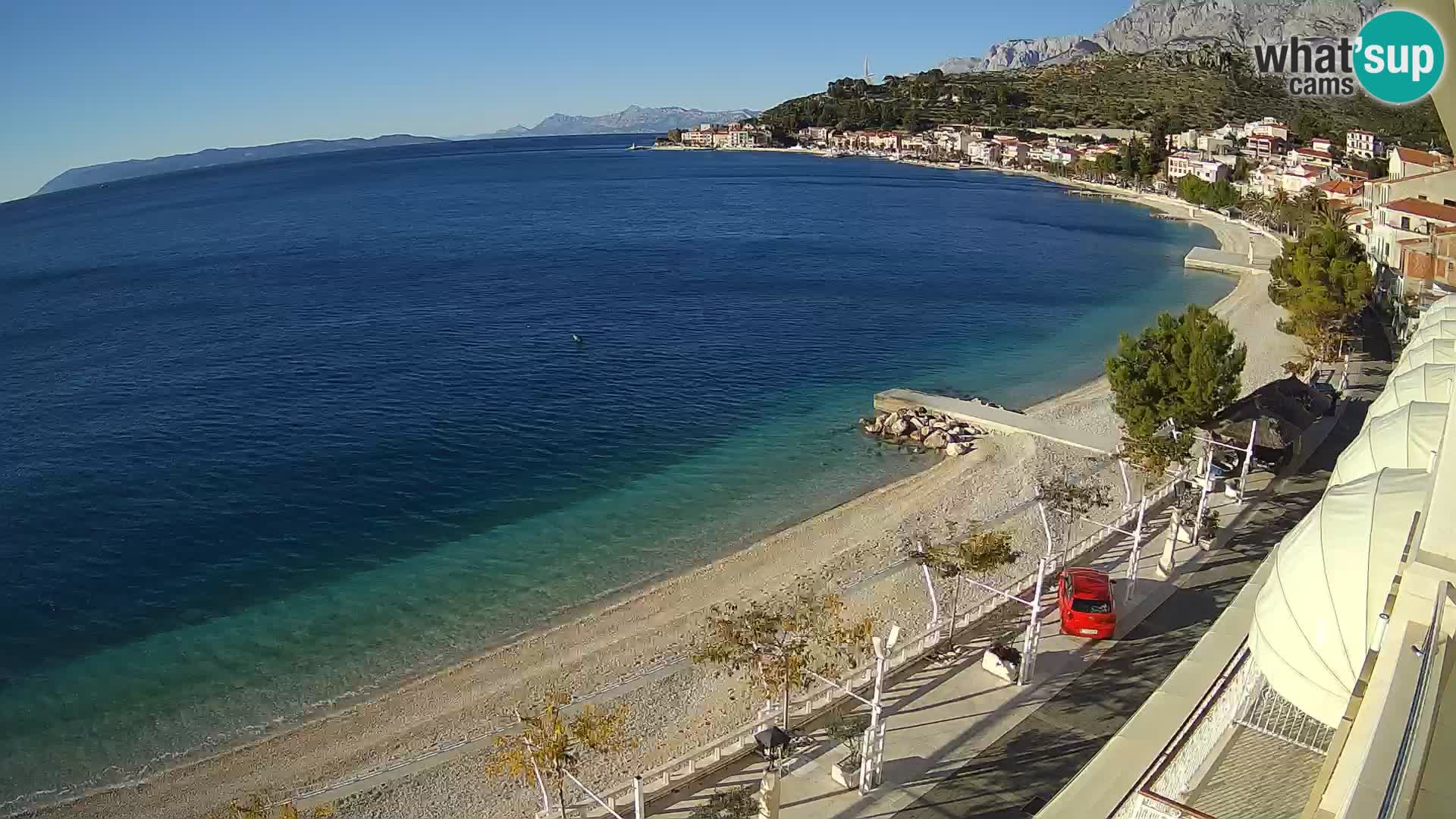 Pogled na plažu Podgori