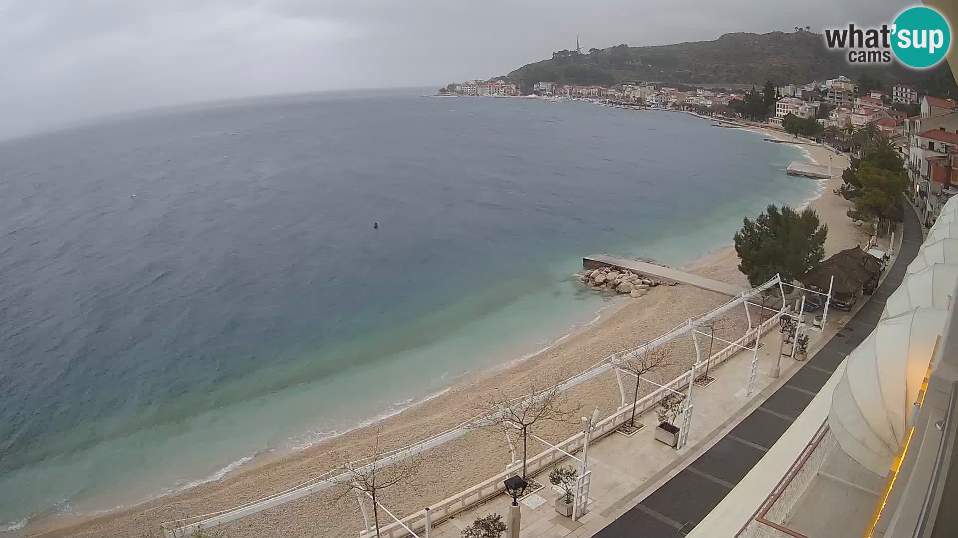 Pogled na plažu Podgori