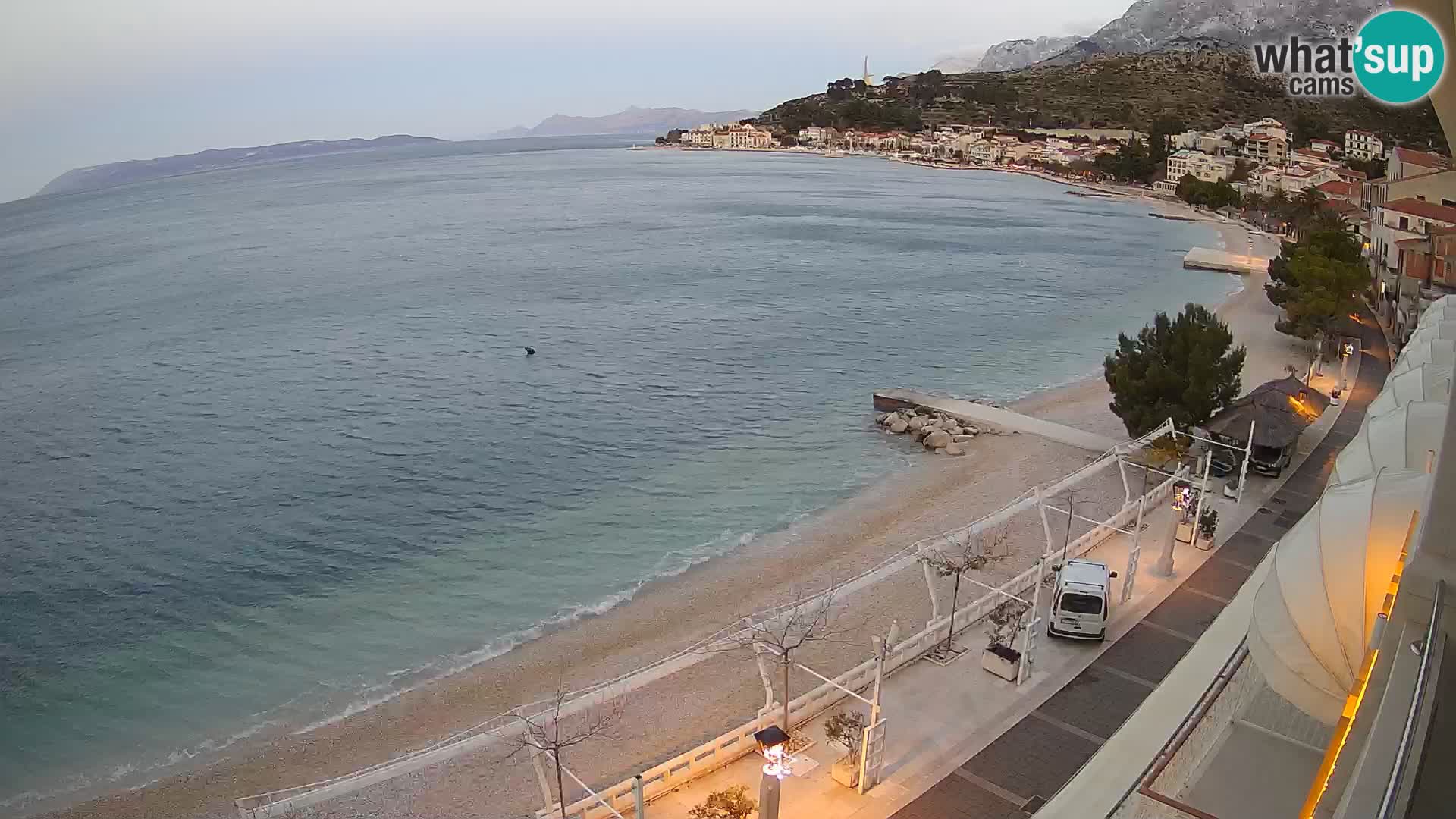 Razgled na plažo v Podgori