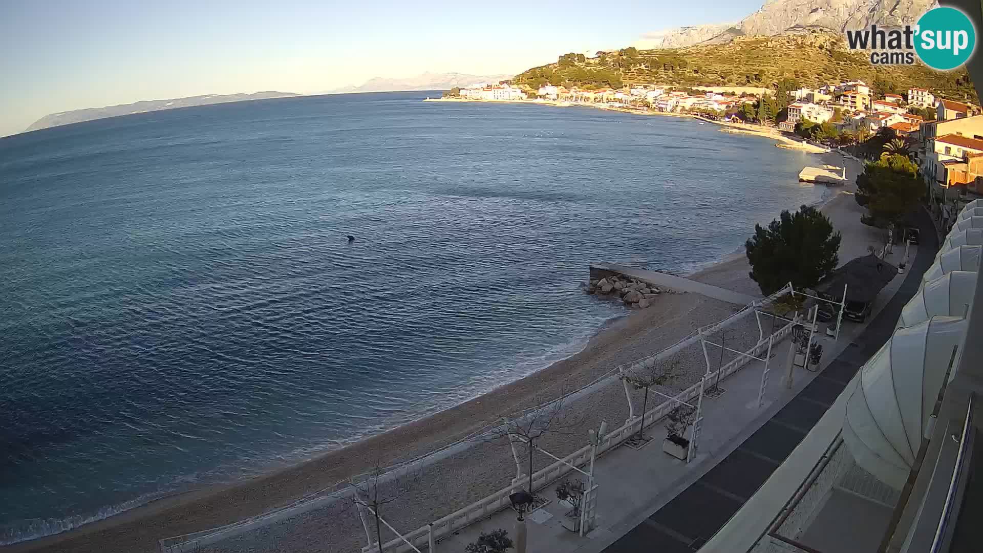 Razgled na plažo v Podgori