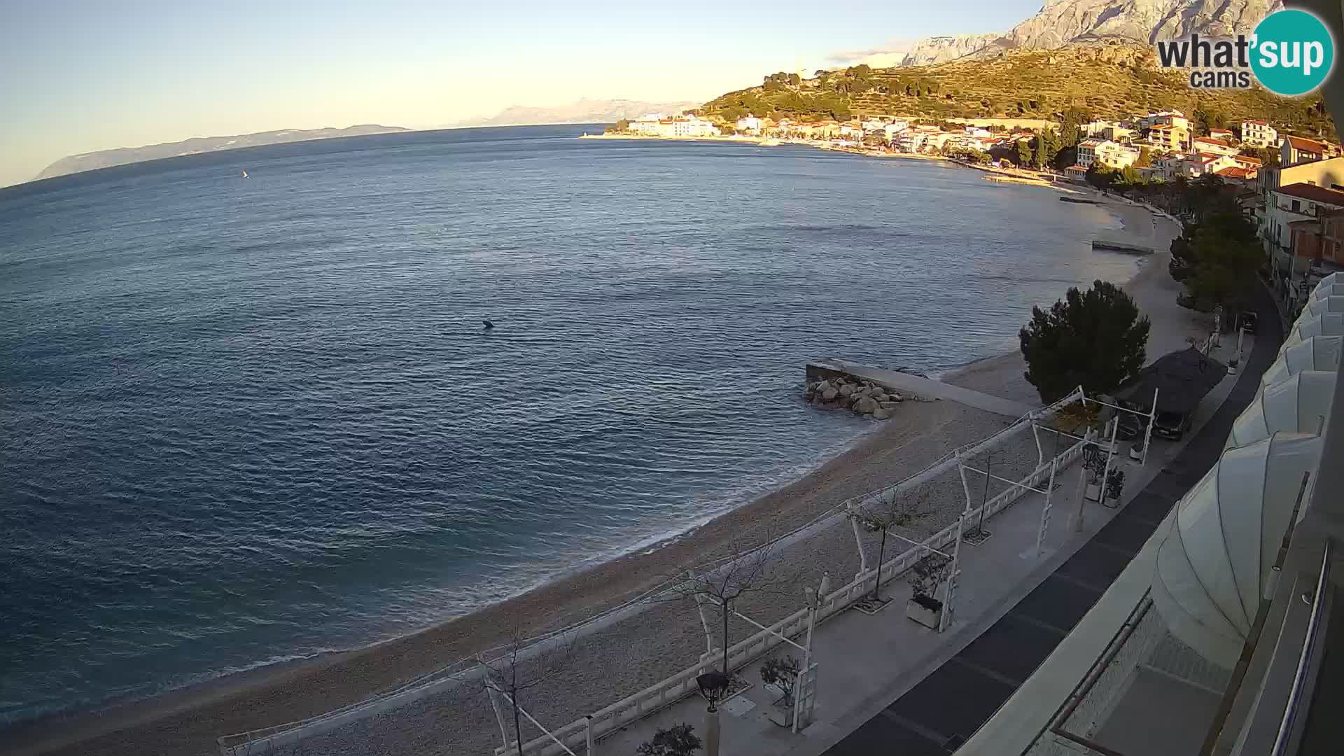 Razgled na plažo v Podgori