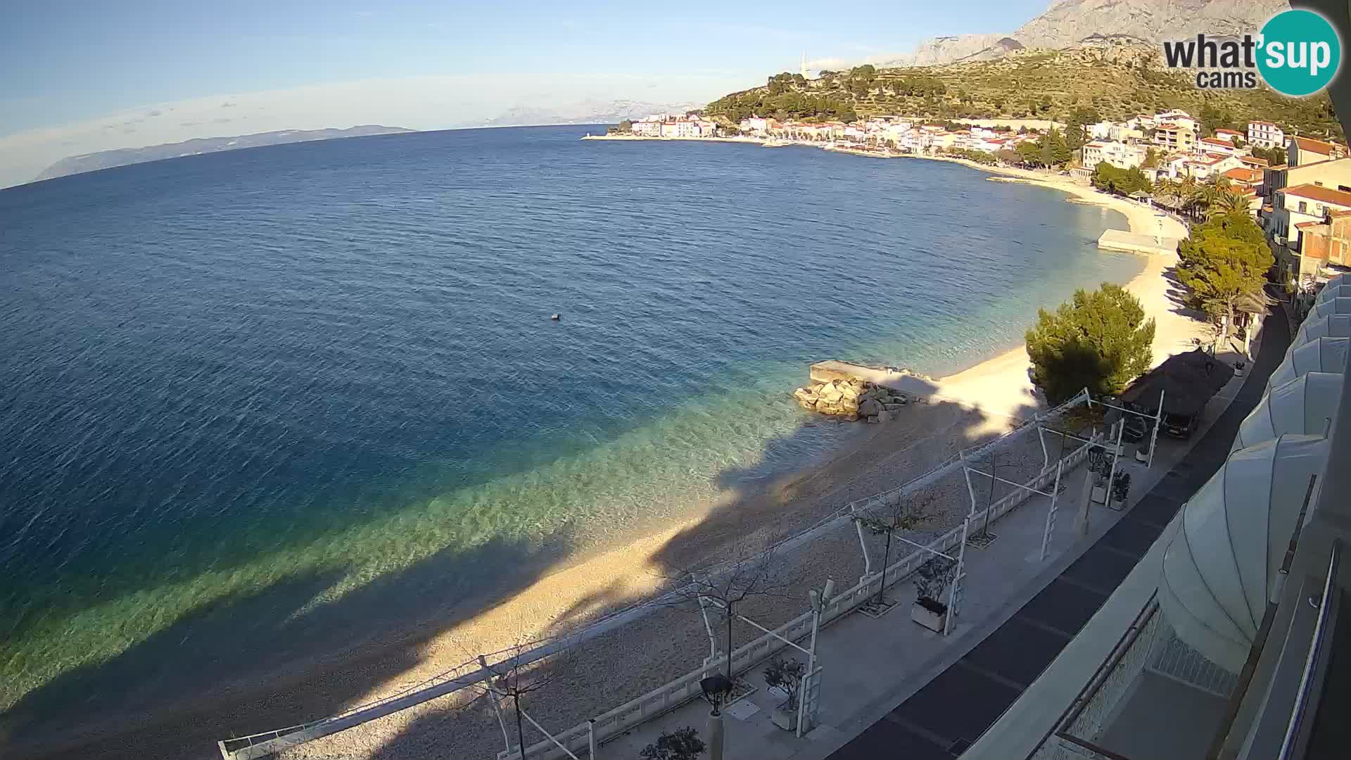 Pogled na plažu Podgori