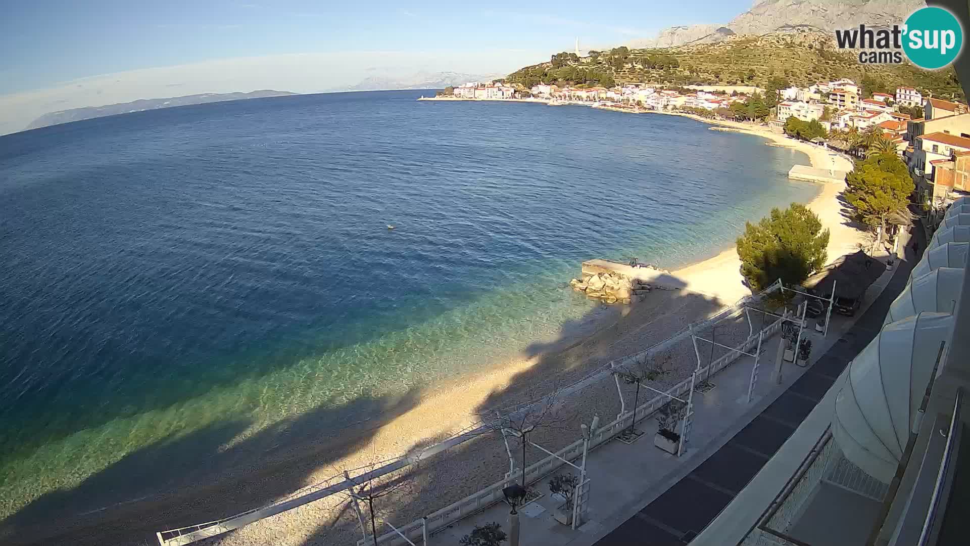 Pogled na plažu Podgori