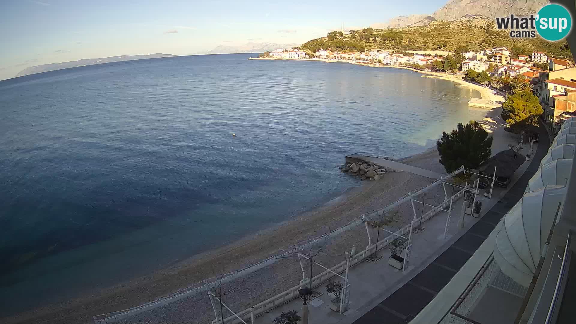 Pogled na plažu Podgori