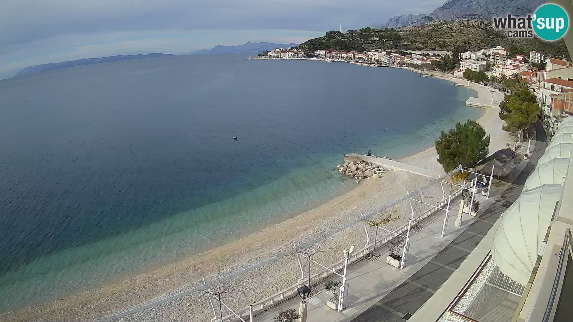 Pogled na plažu Podgori