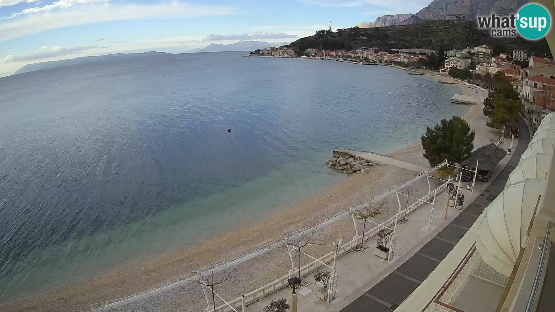 Razgled na plažo v Podgori