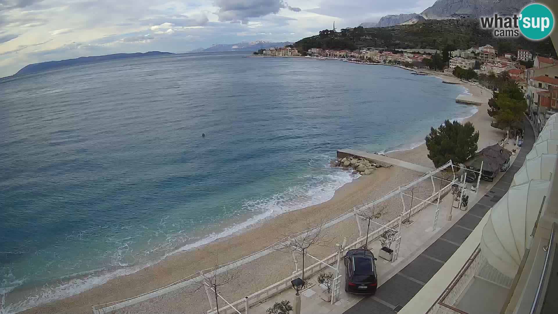 Pogled na plažu Podgori