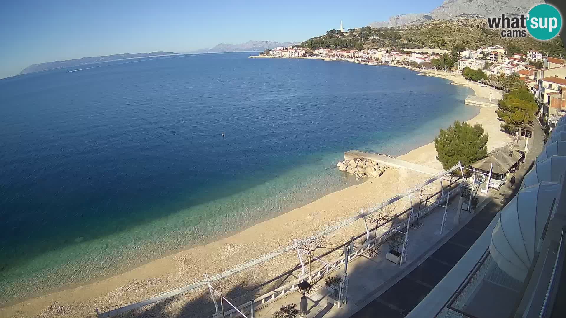 Razgled na plažo v Podgori