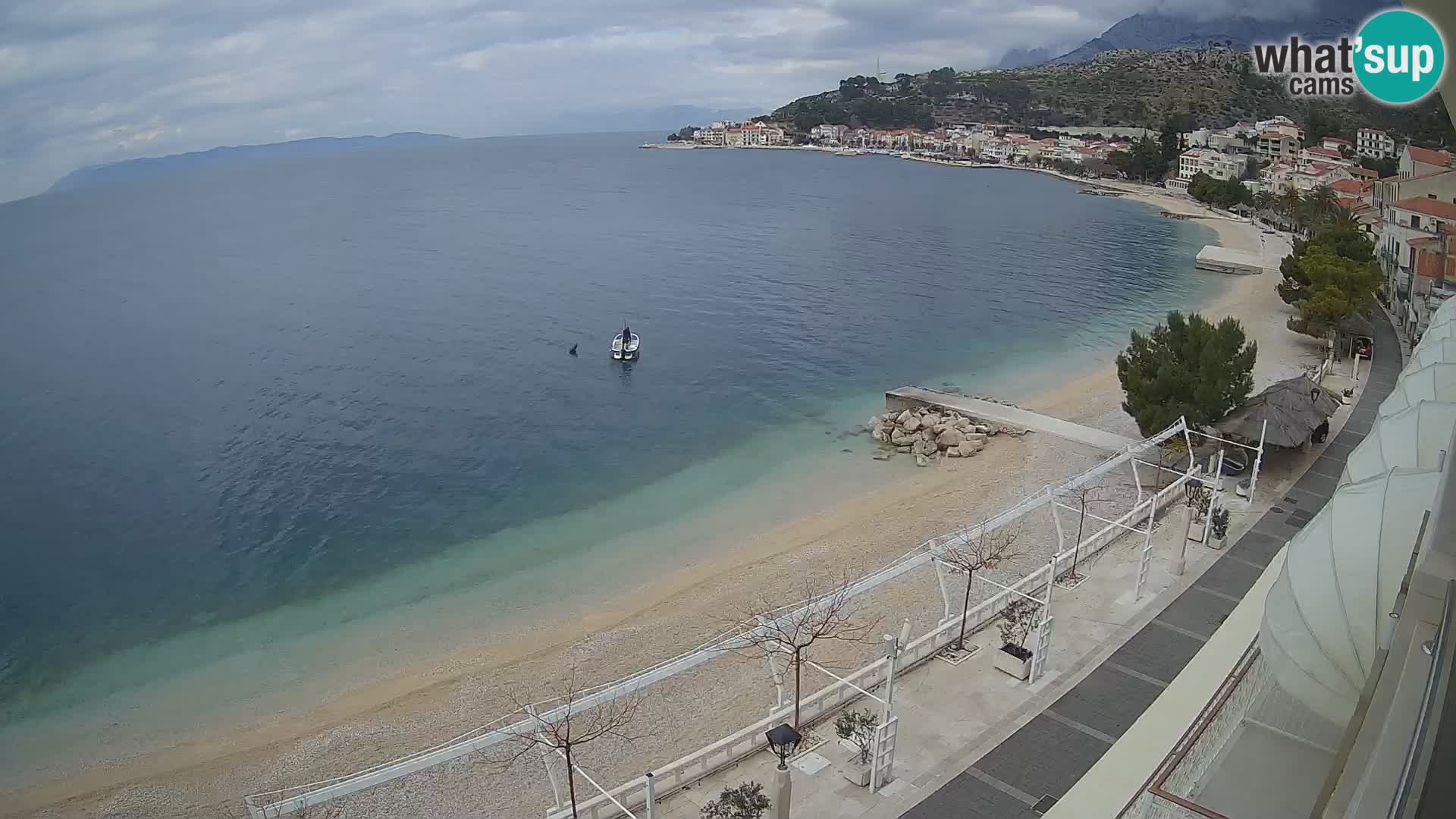 Vue de plage in Podgora