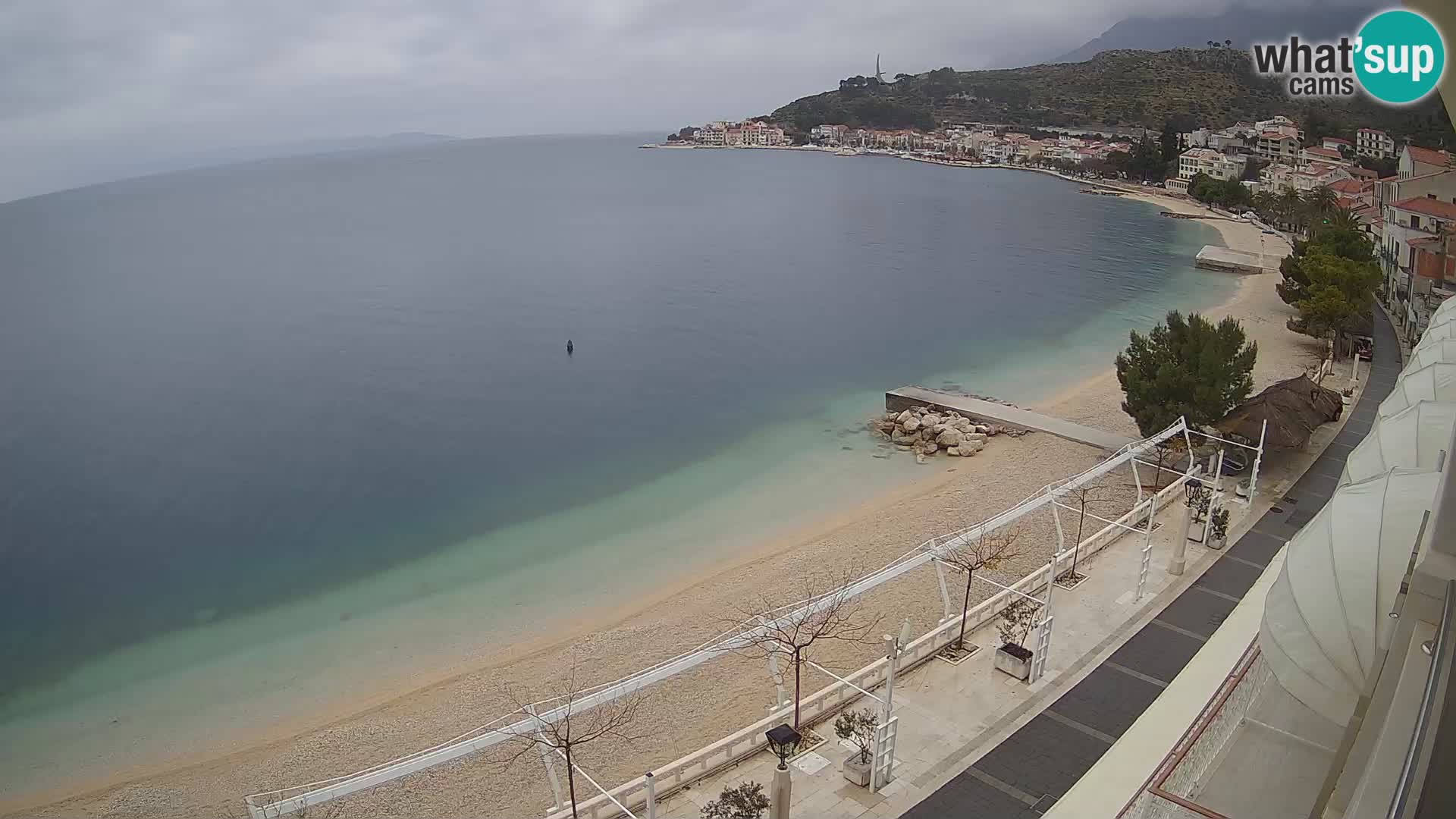 Vue de plage in Podgora