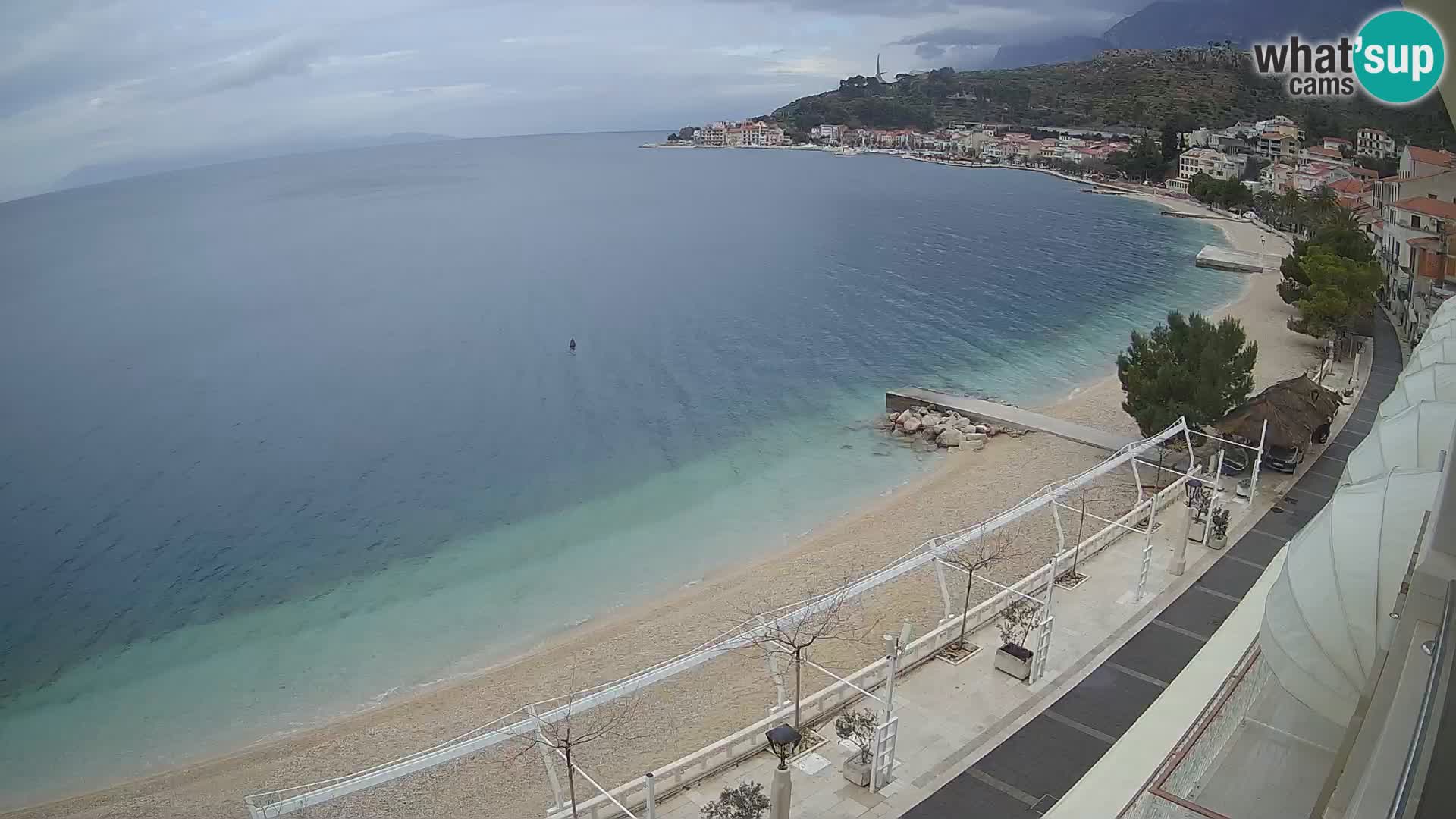 Pogled na plažu Podgori