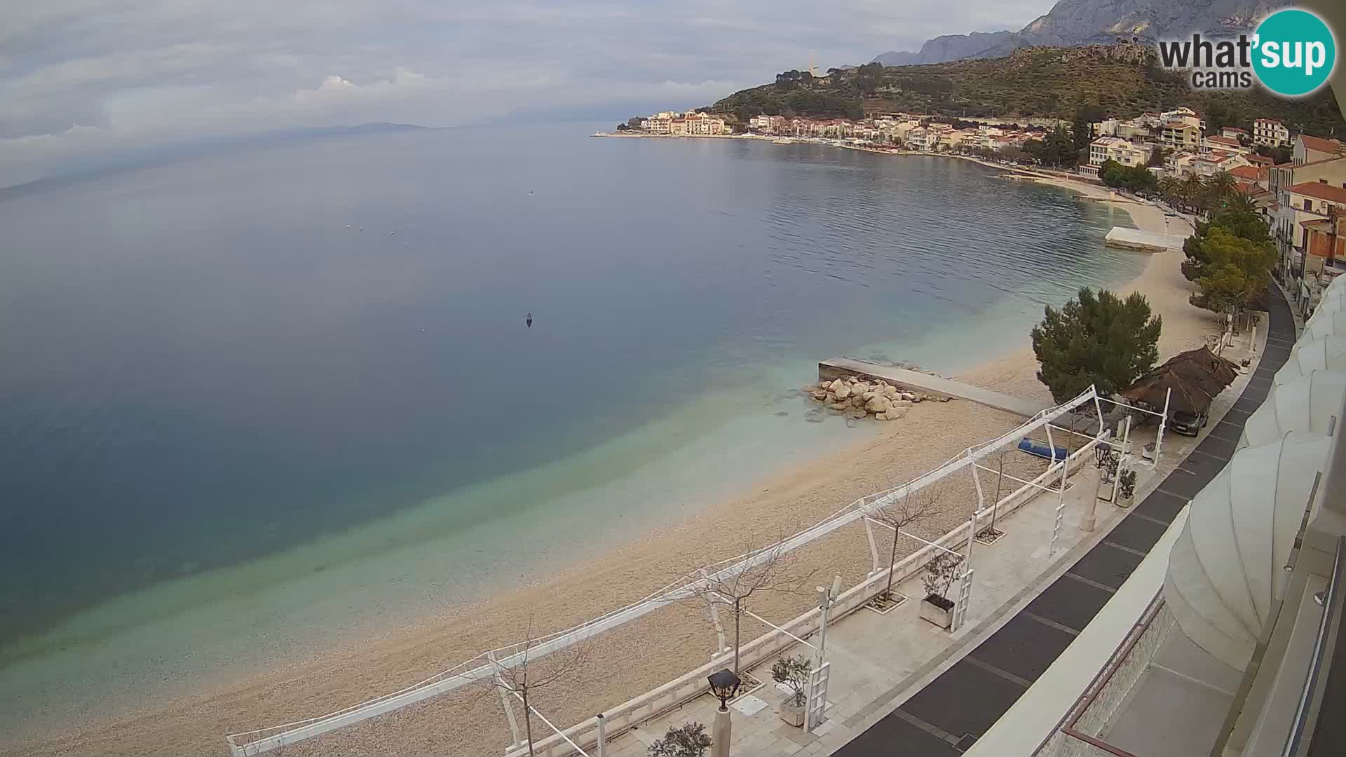 Pogled na plažu Podgori