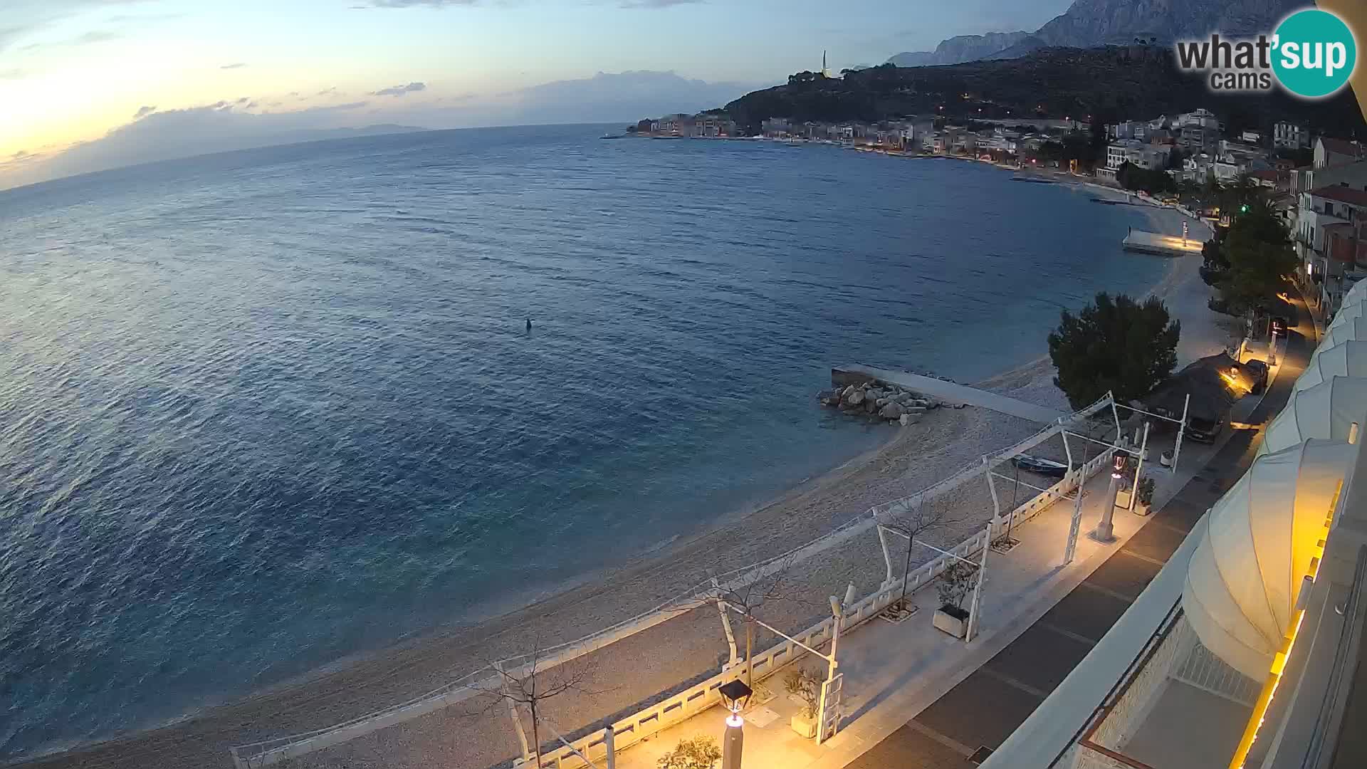 Razgled na plažo v Podgori