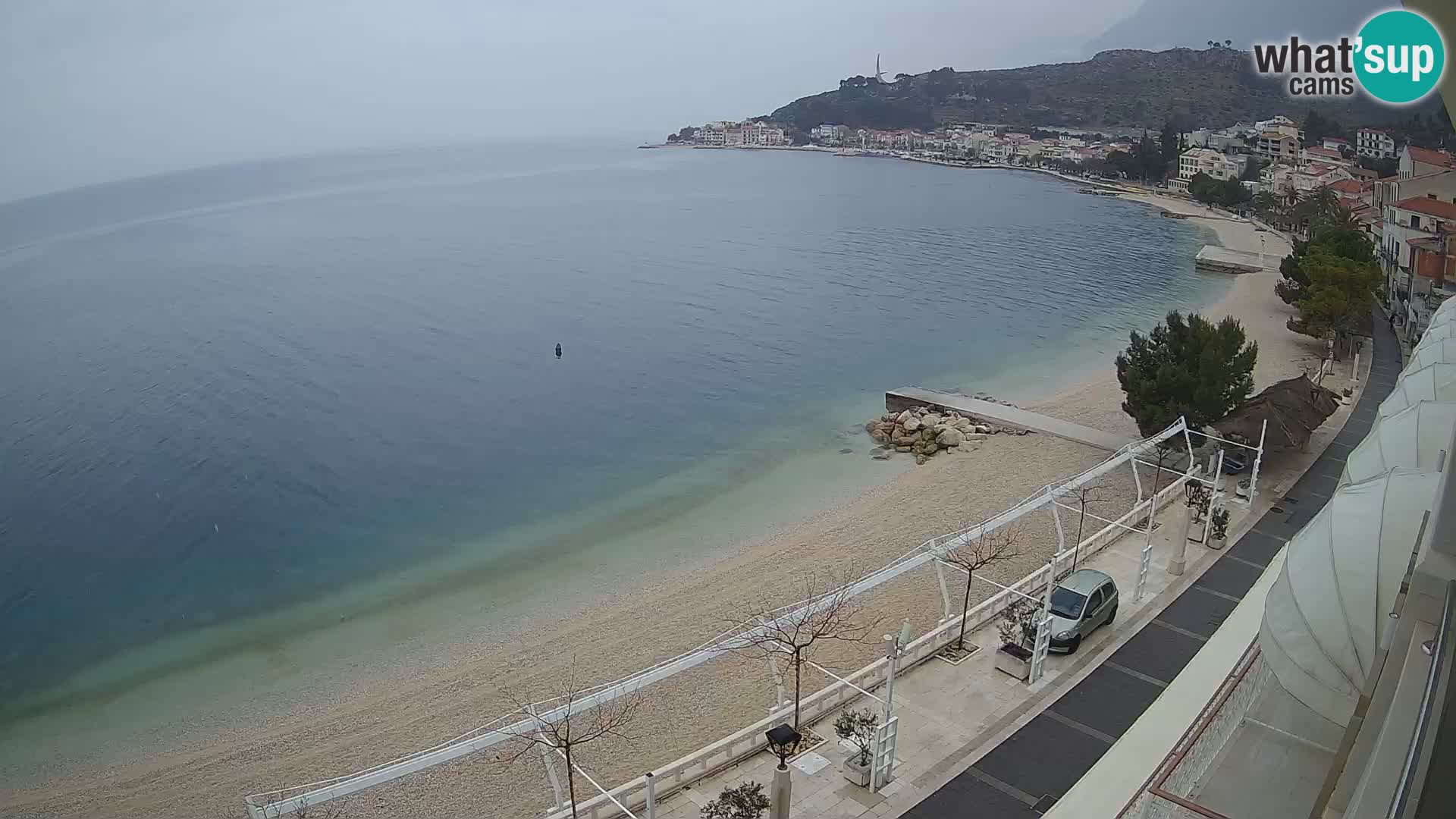 Razgled na plažo v Podgori