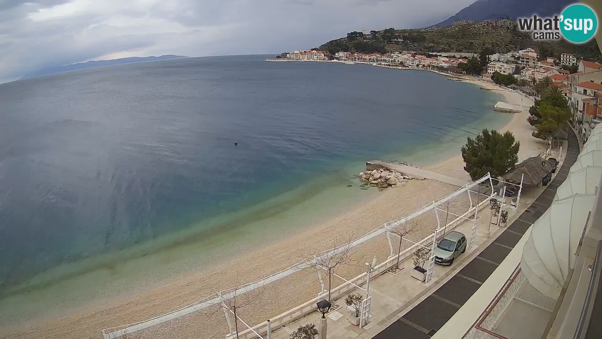 Pogled na plažu Podgori