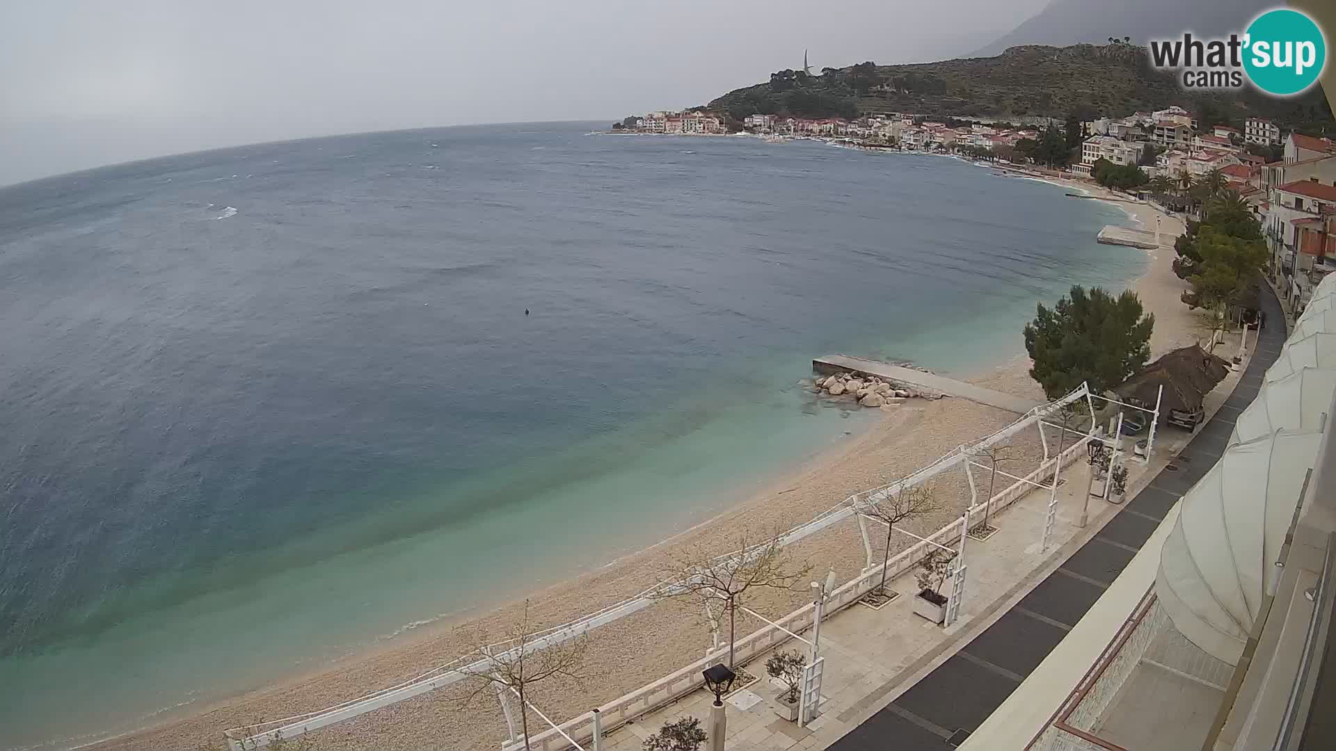 Pogled na plažu Podgori