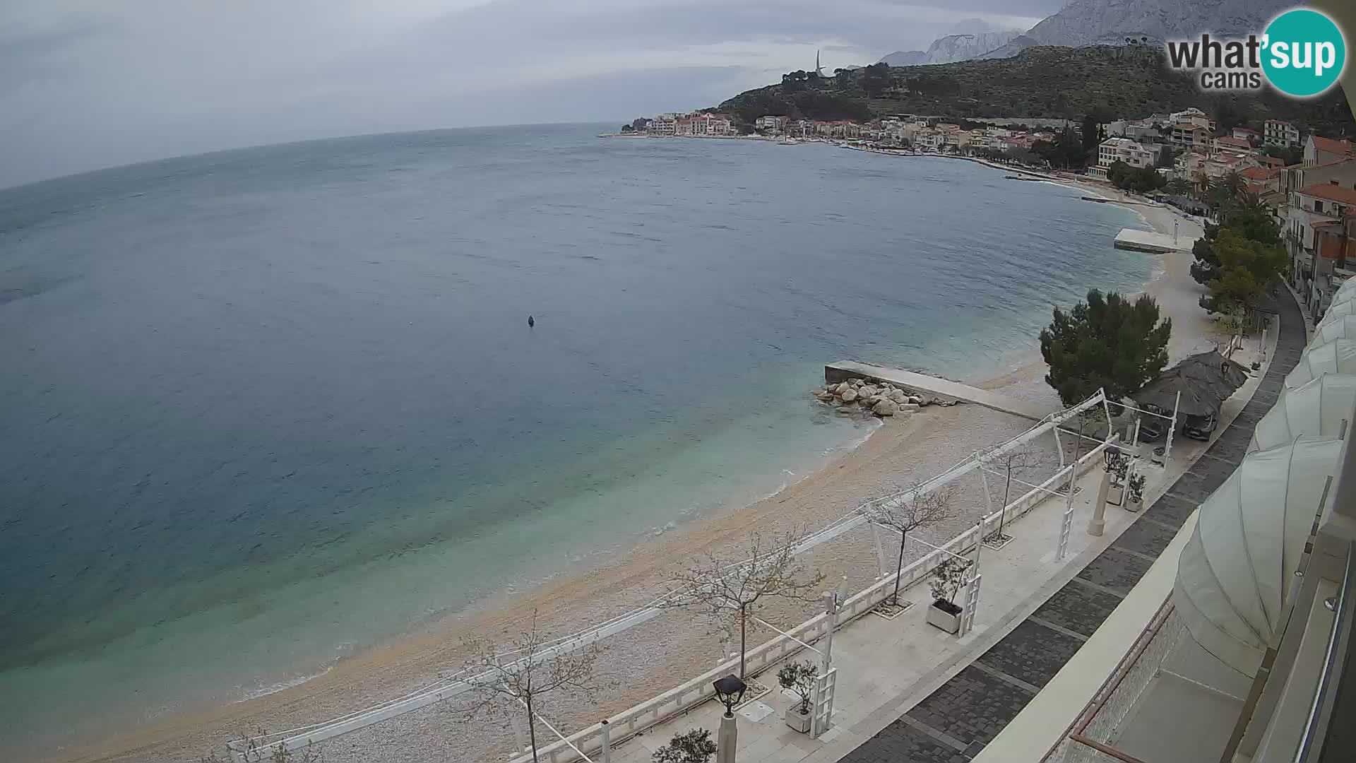 Vue de plage in Podgora