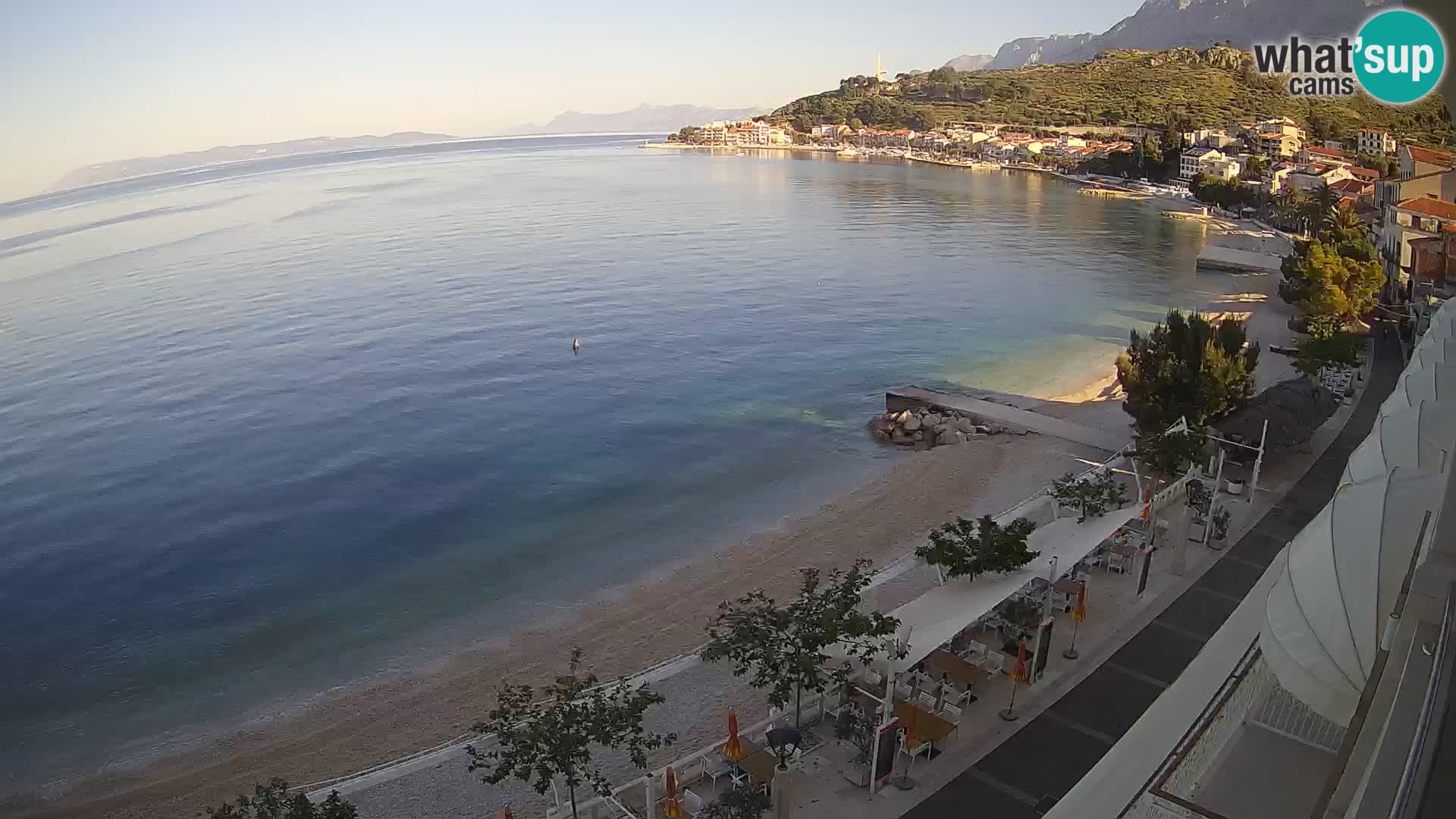 Pogled na plažu Podgori