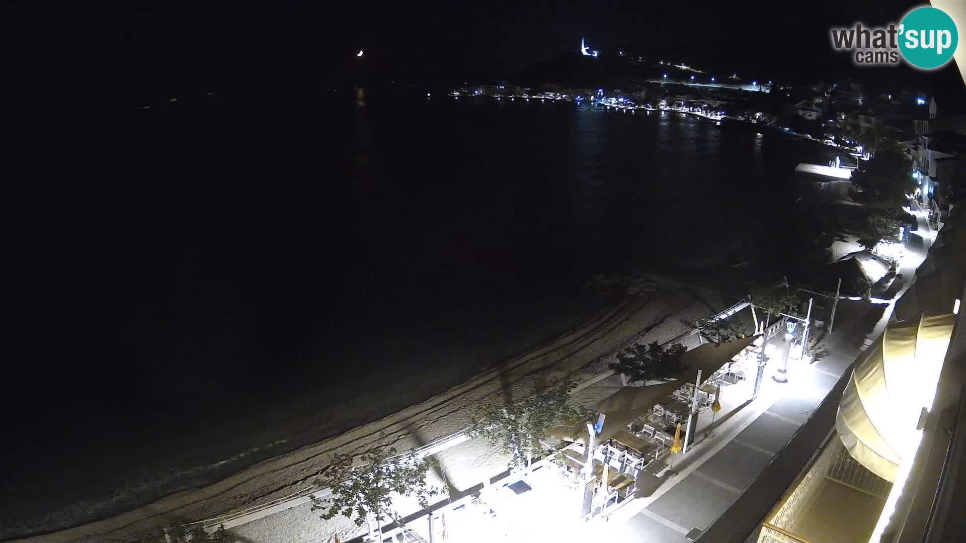 Pogled na plažu Podgori