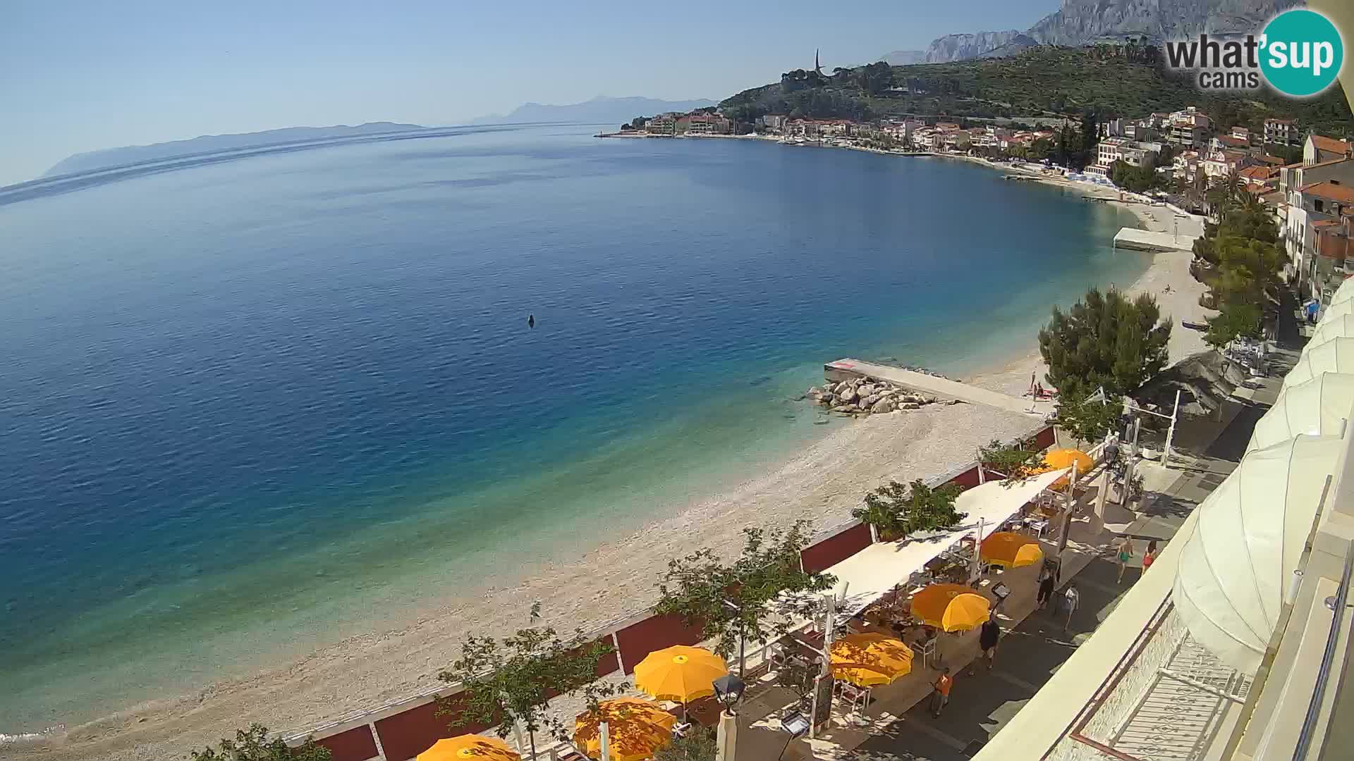 Pogled na plažu Podgori