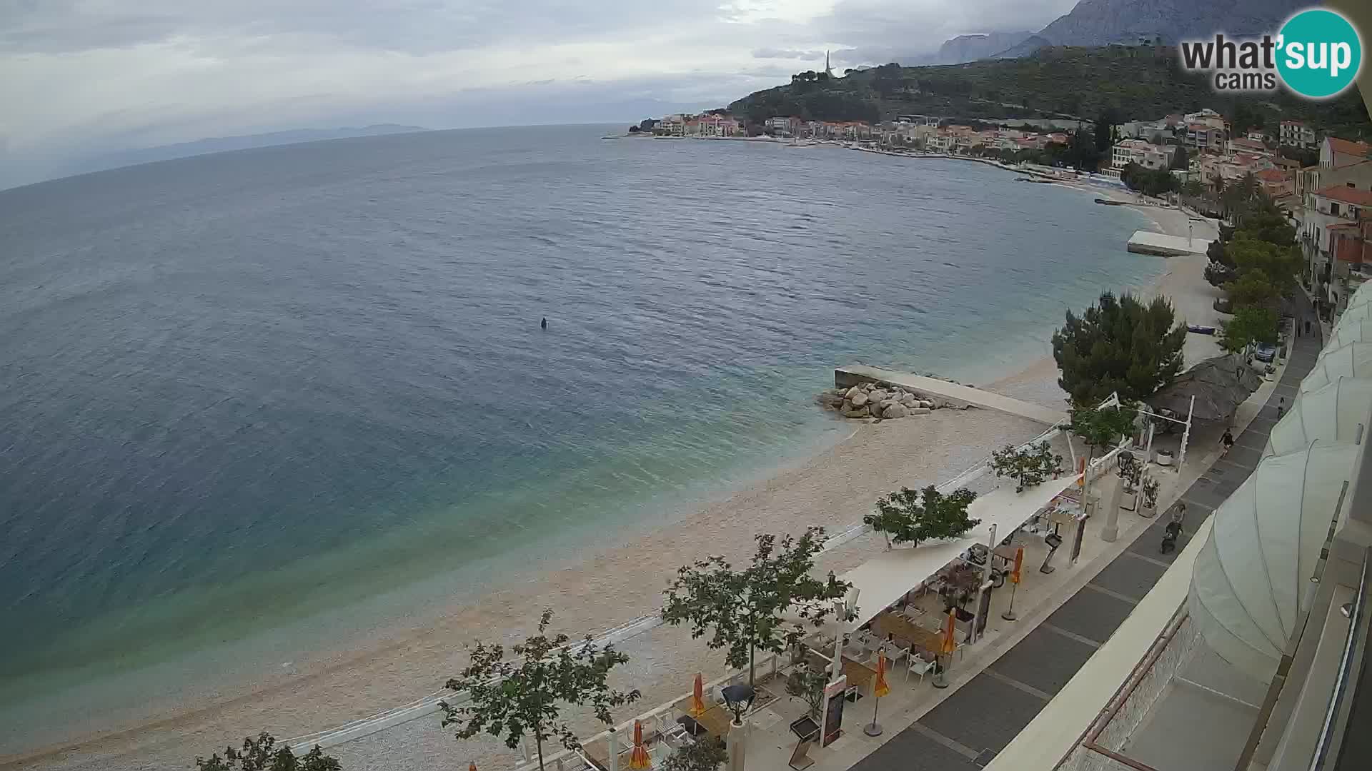 Pogled na plažu Podgori