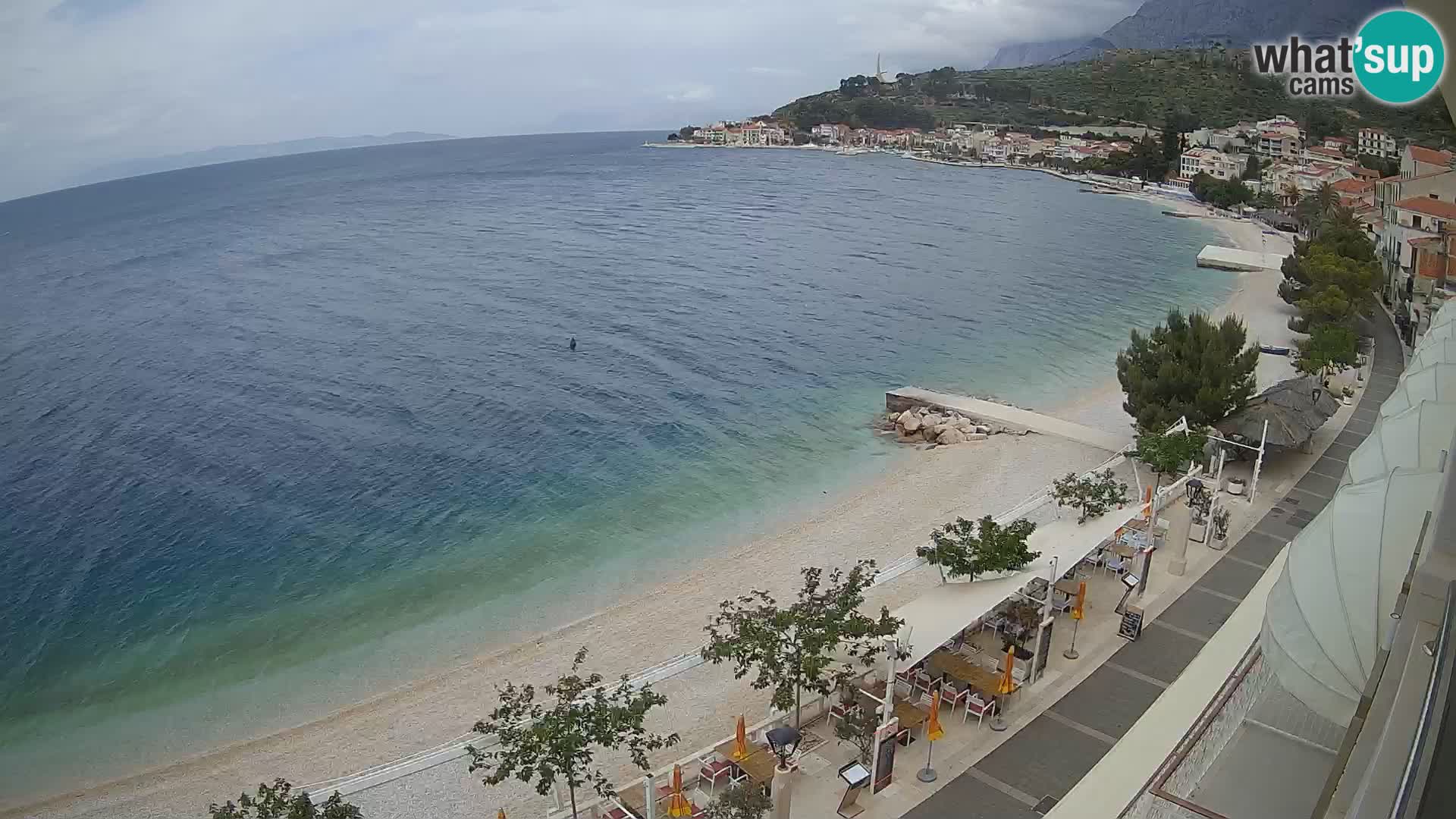 Pogled na plažu Podgori