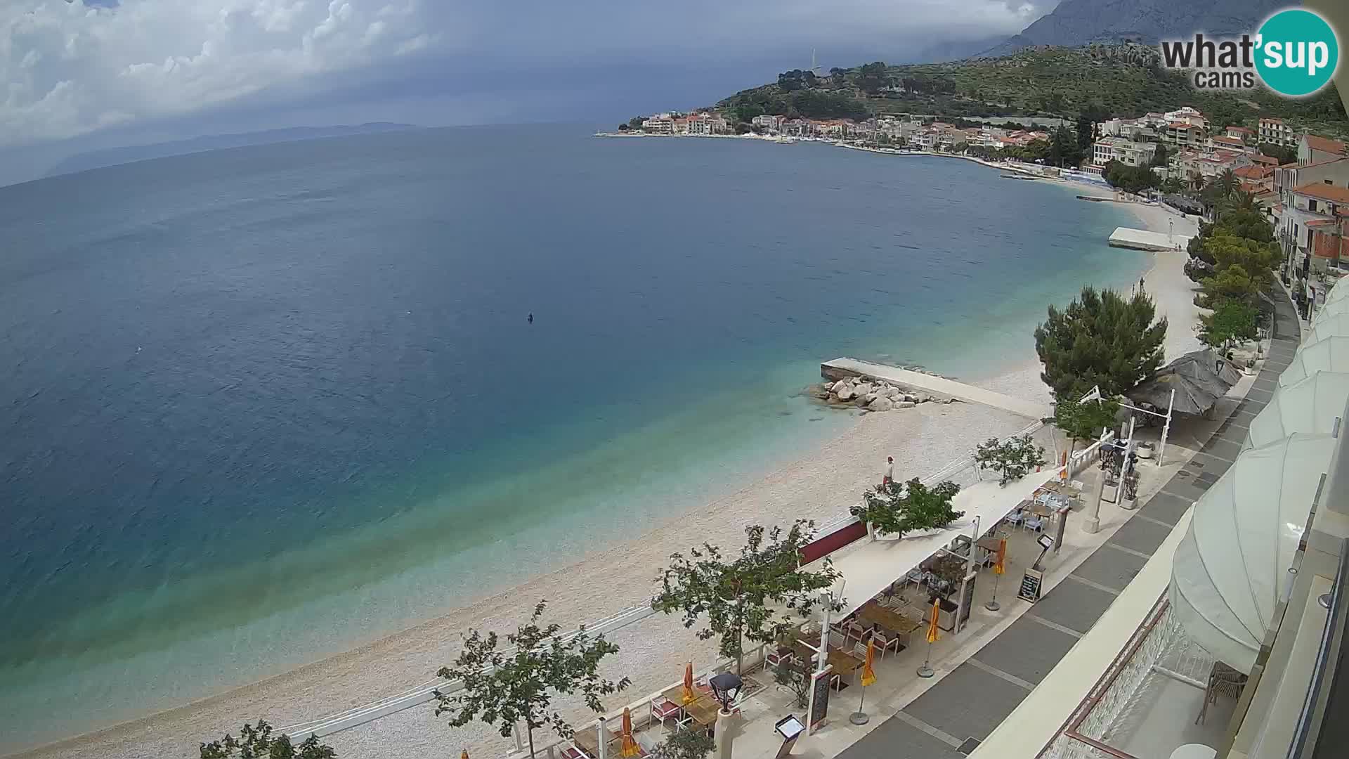 Pogled na plažu Podgori